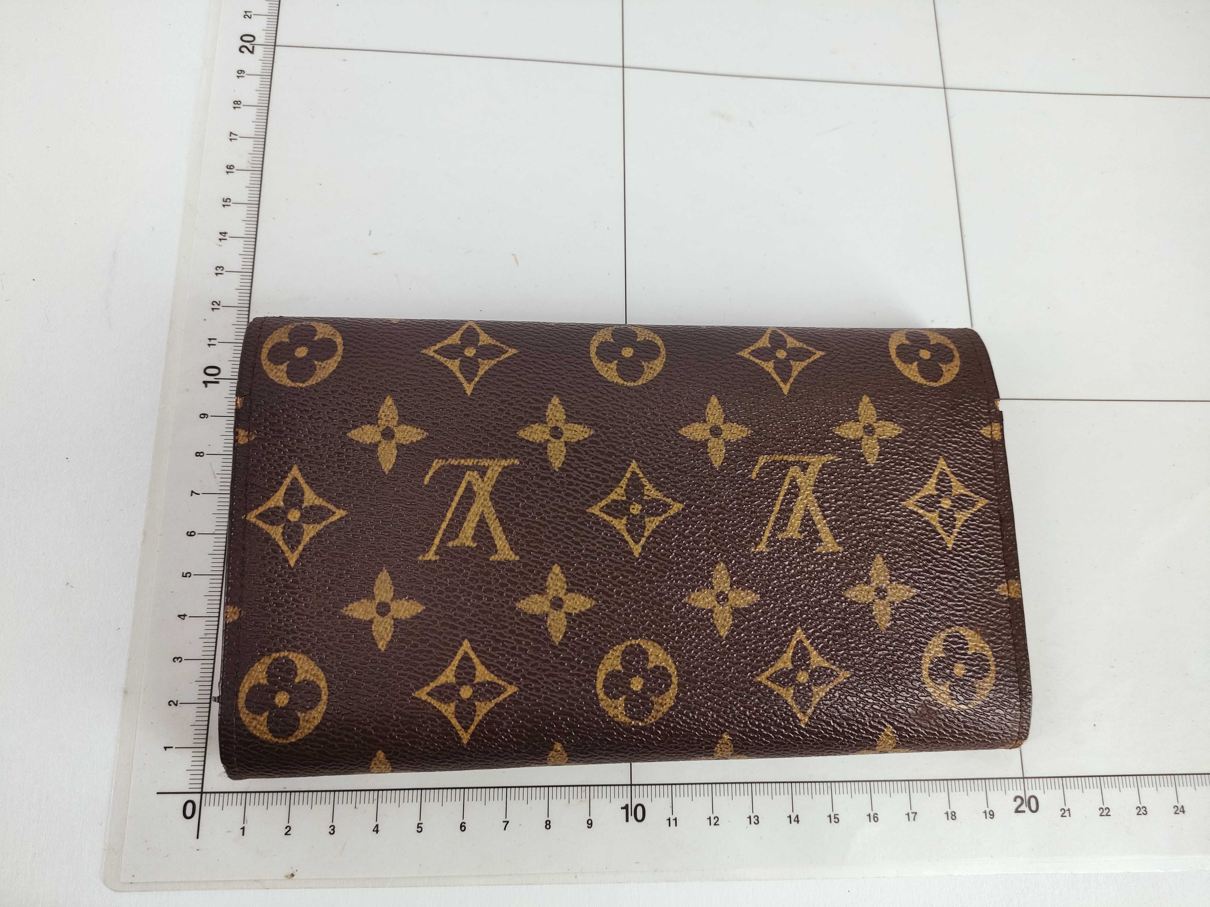Monogram Louis Vuitton International Wallet — view 2