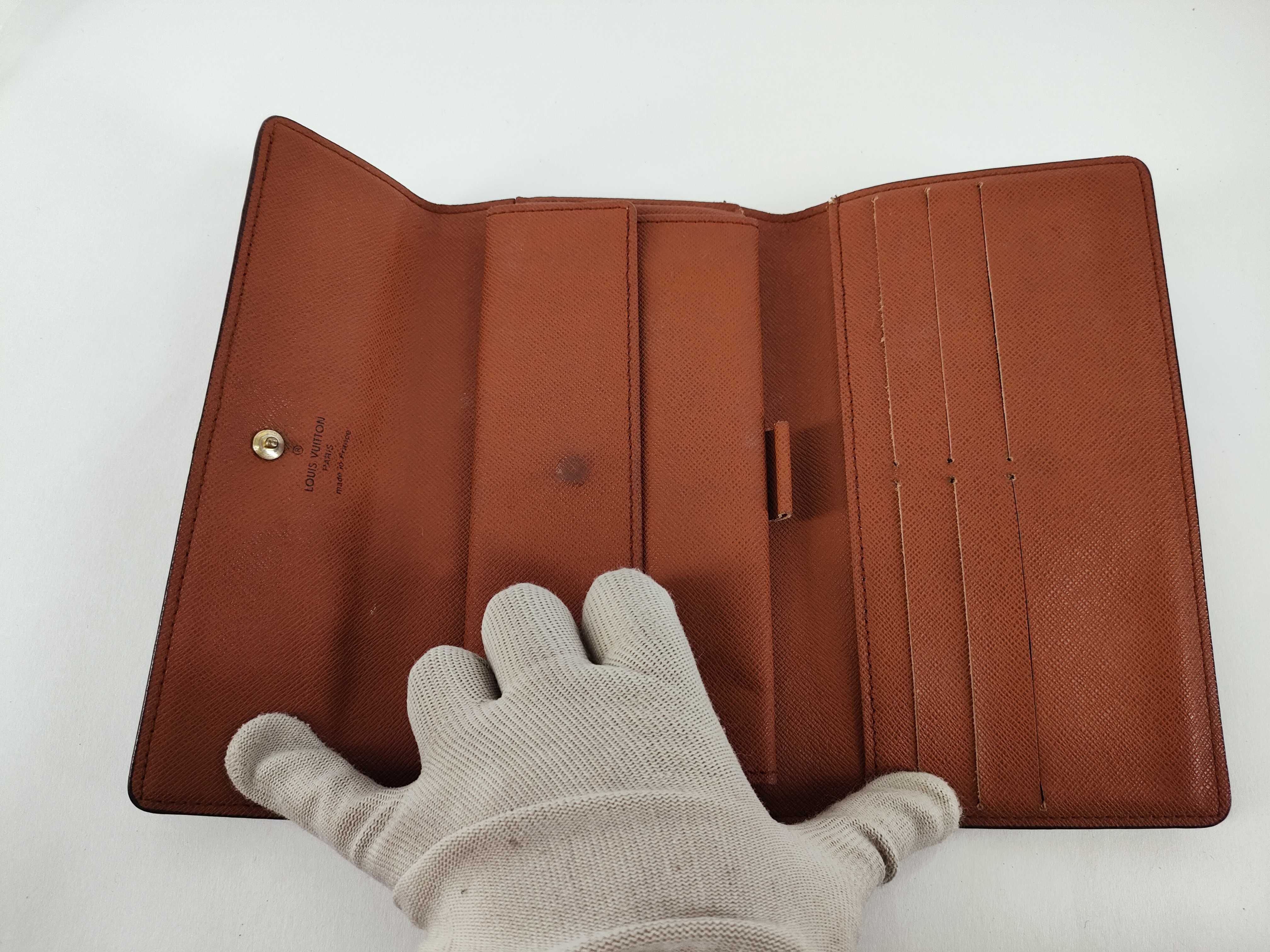 Monogram Louis Vuitton International Wallet — view 11