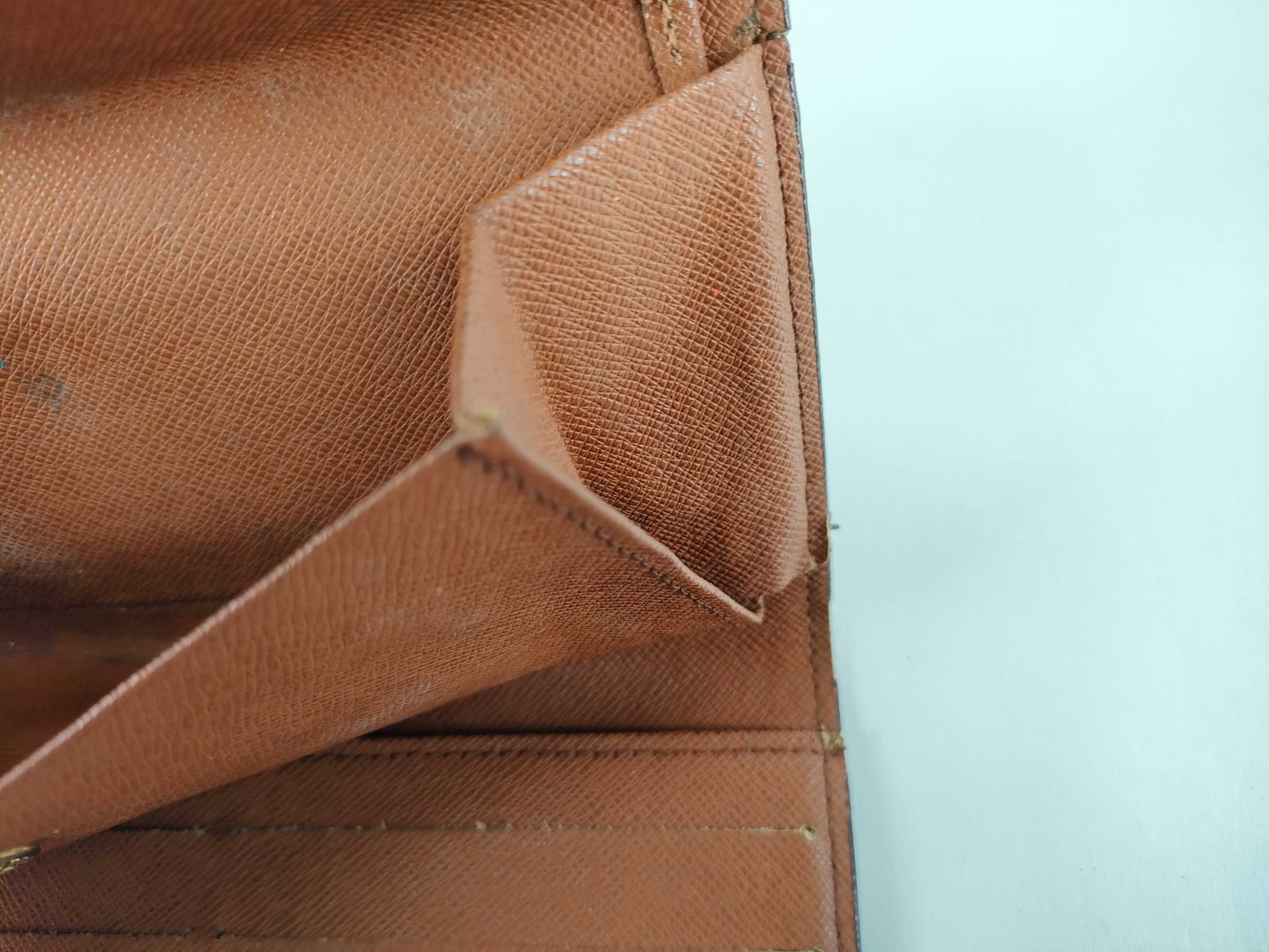 Monogram Louis Vuitton International Wallet — view 13