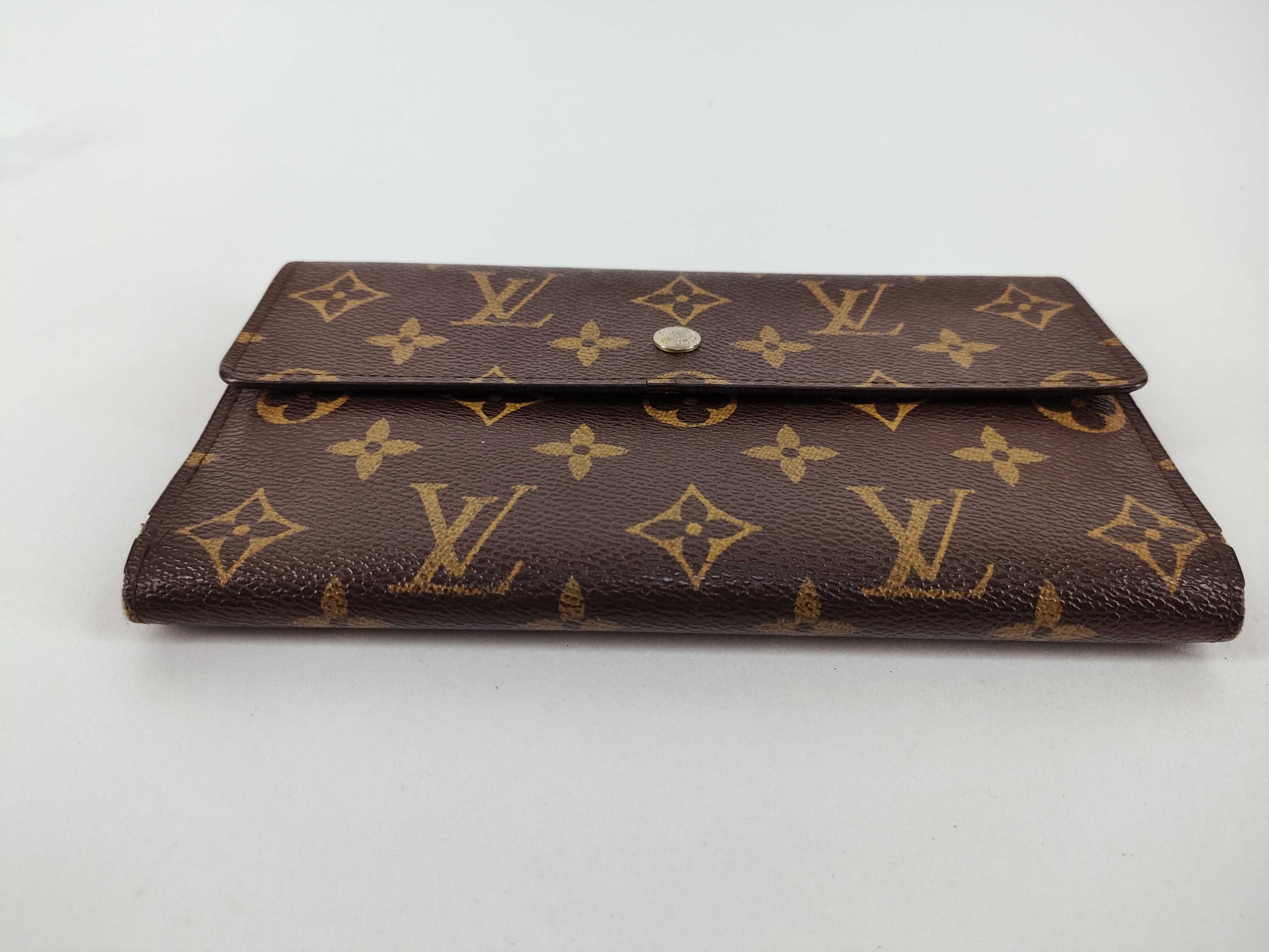Monogram Louis Vuitton International Wallet — view 7