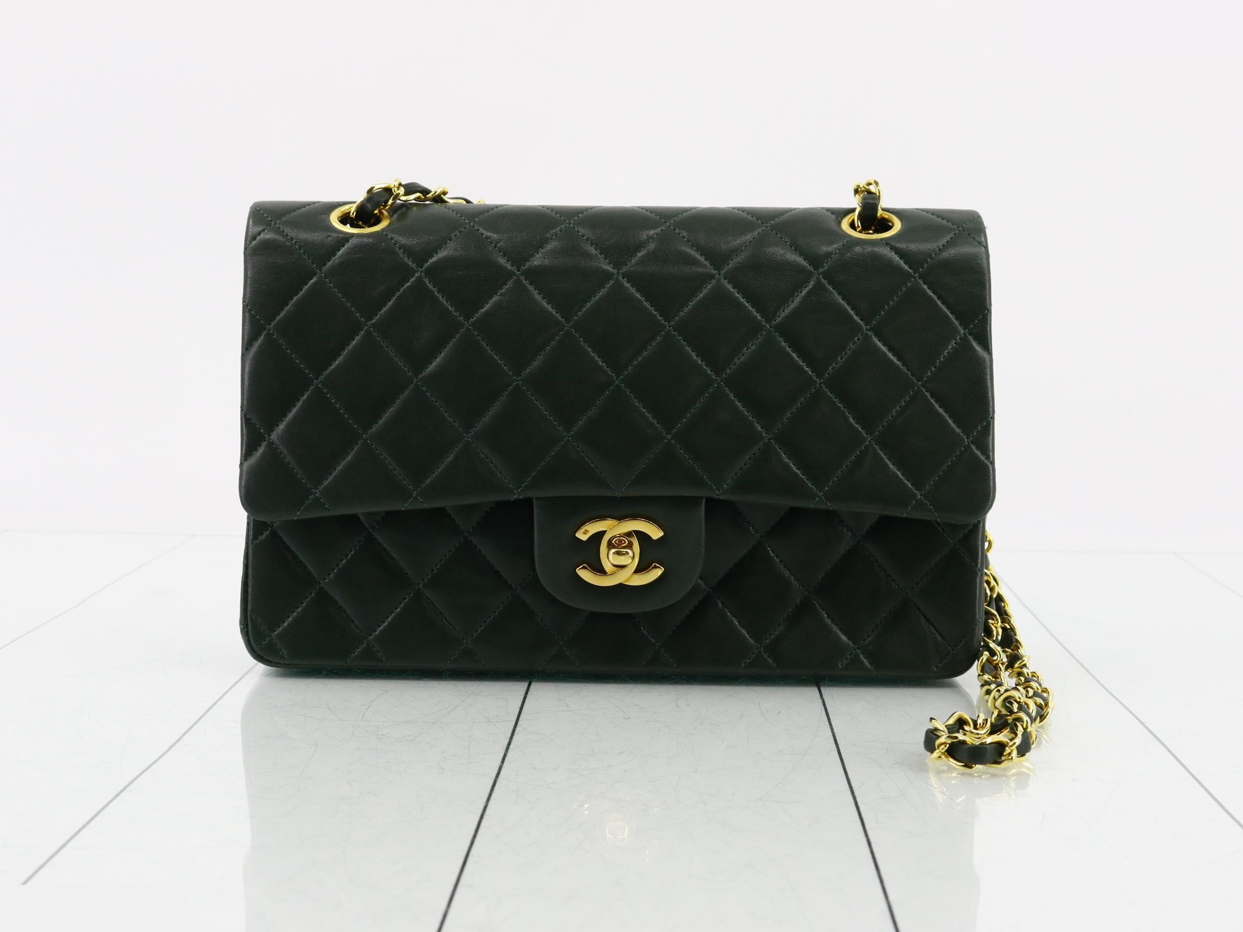 Matelassé 25 Classic Double Chain Shoulder Bag with Double Flap, Lambskin, Moss Green