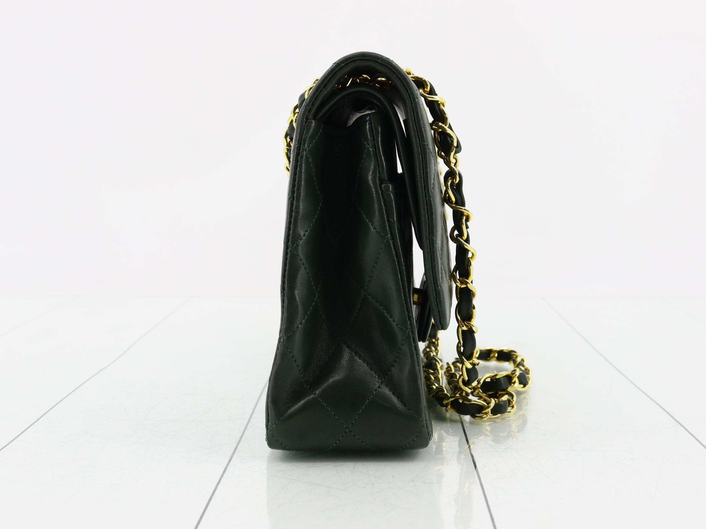 Matelassé 25 Classic Double Chain Shoulder Bag with Double Flap, Lambskin, Moss Green — view 4