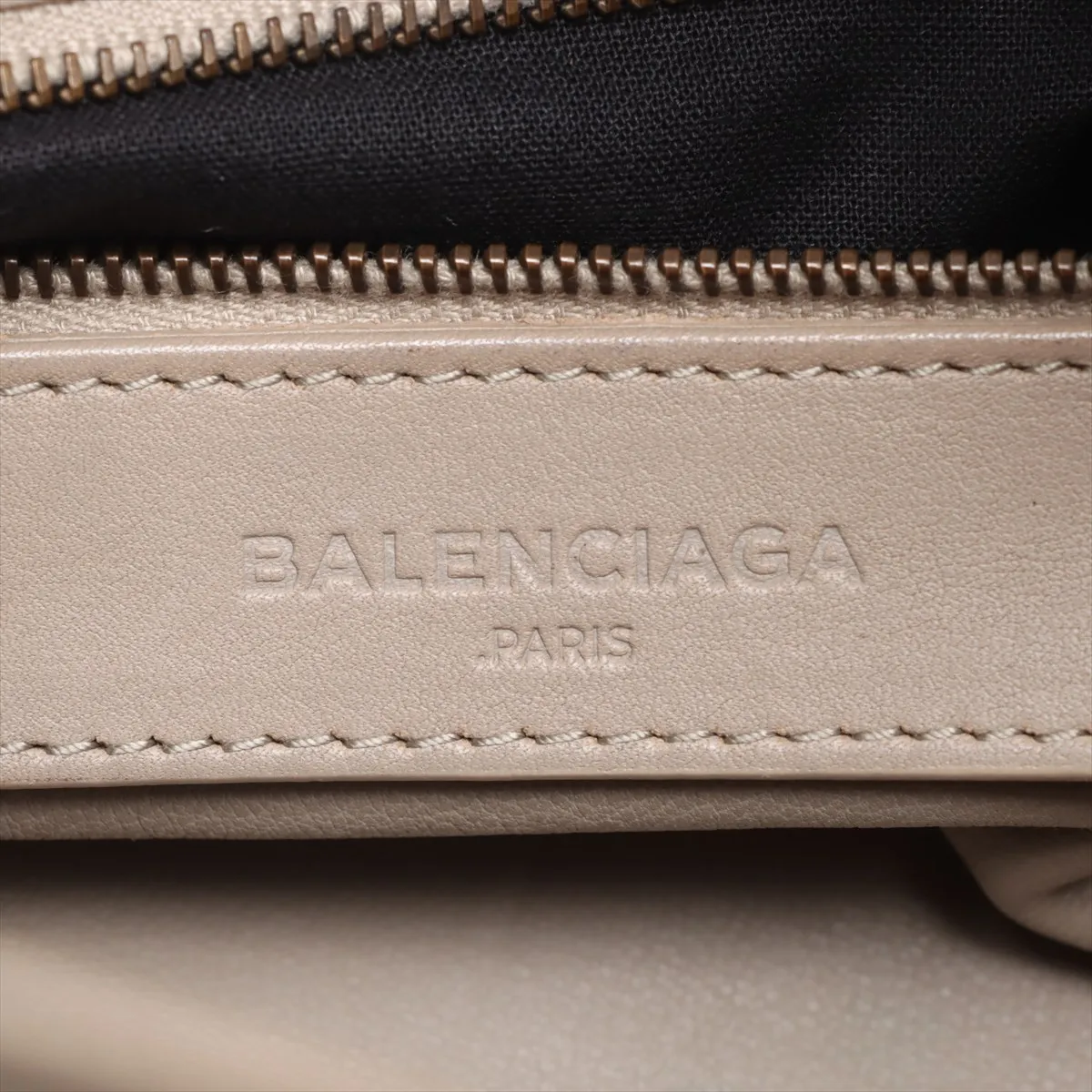 Blackout Leather 2WAY Handbag Greige 443516 — view 11