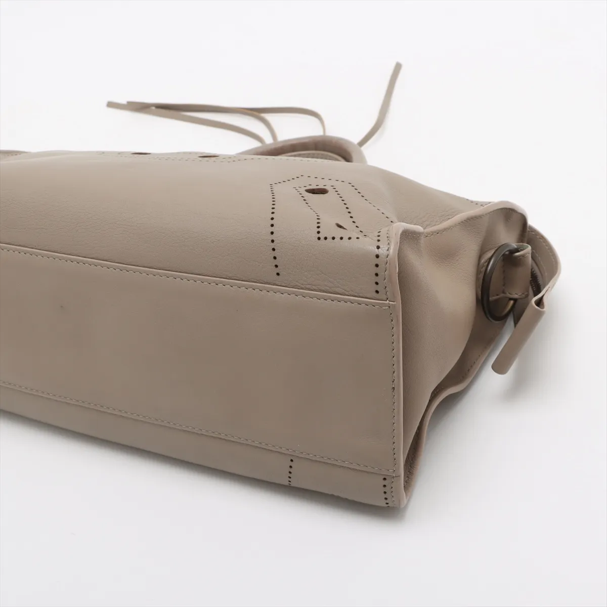Blackout Leather 2WAY Handbag Greige 443516 — view 3