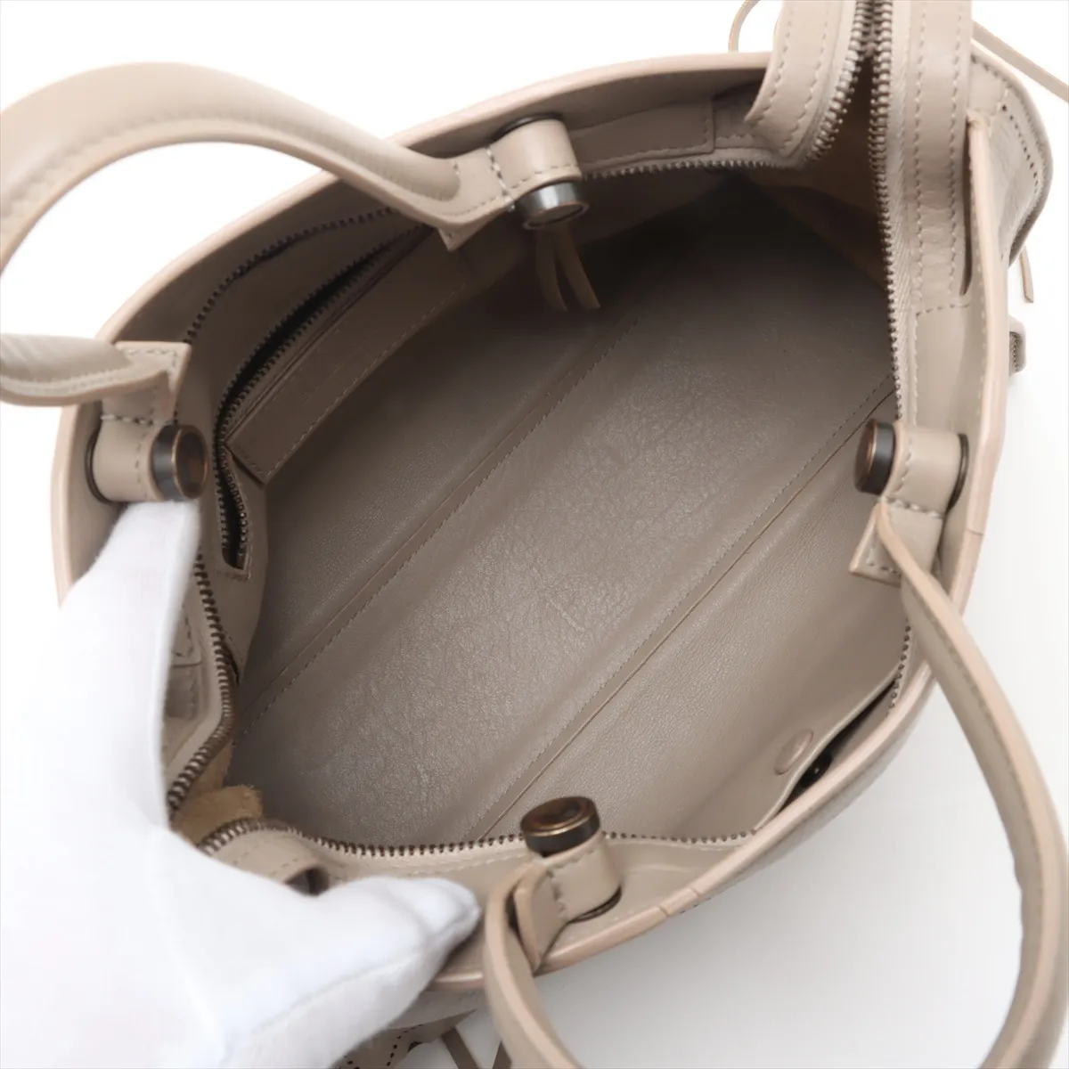Blackout Leather 2WAY Handbag Greige 443516 — view 8