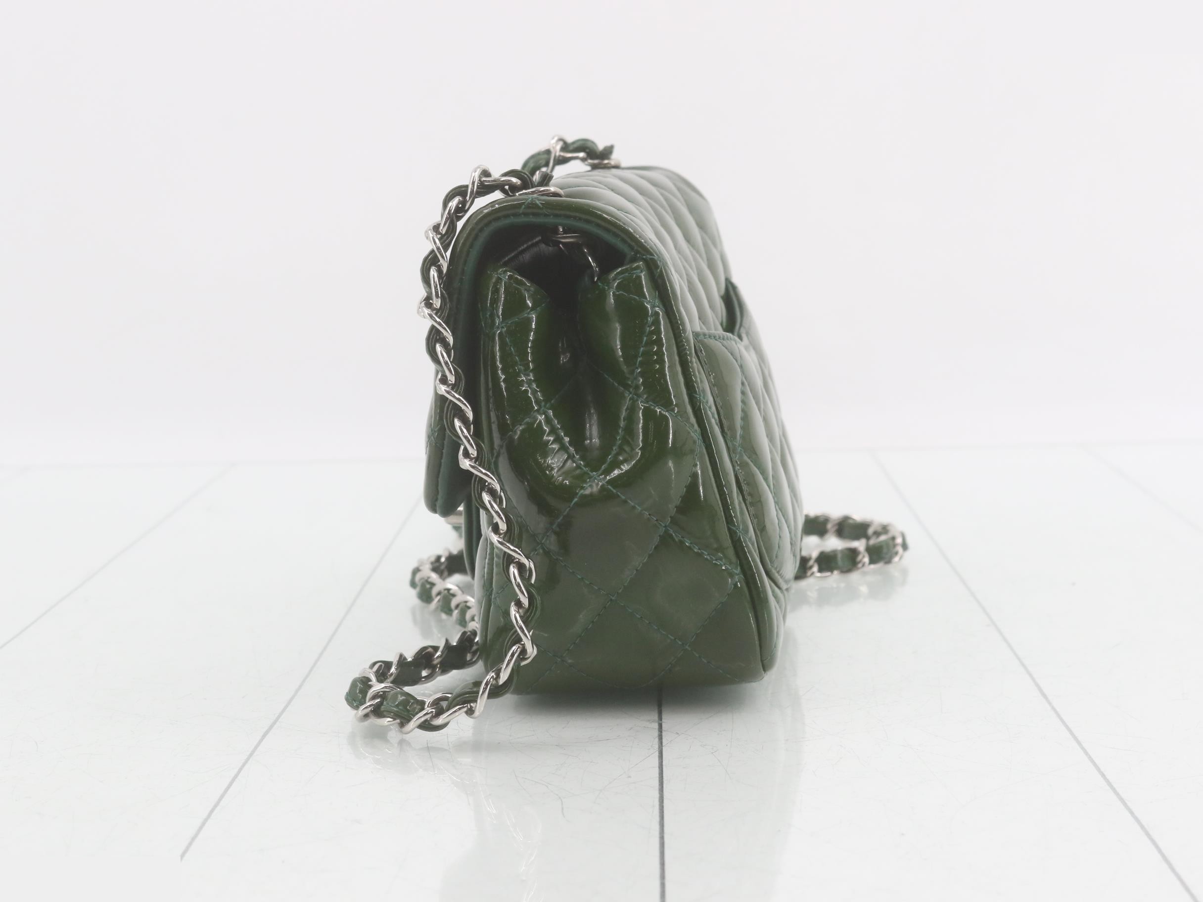 Matelassé enamel chain shoulder bag, green — view 3