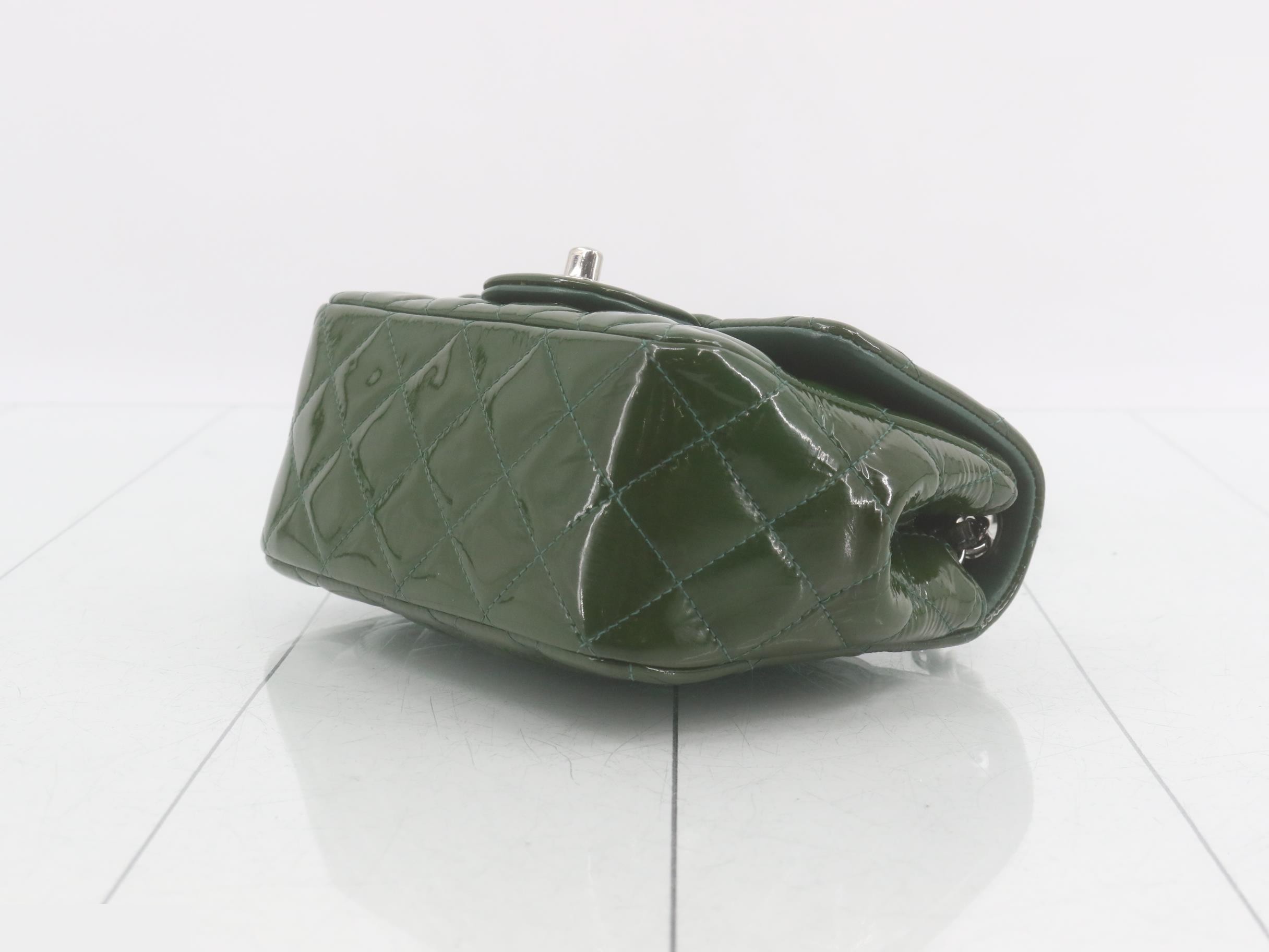Matelassé enamel chain shoulder bag, green — view 6