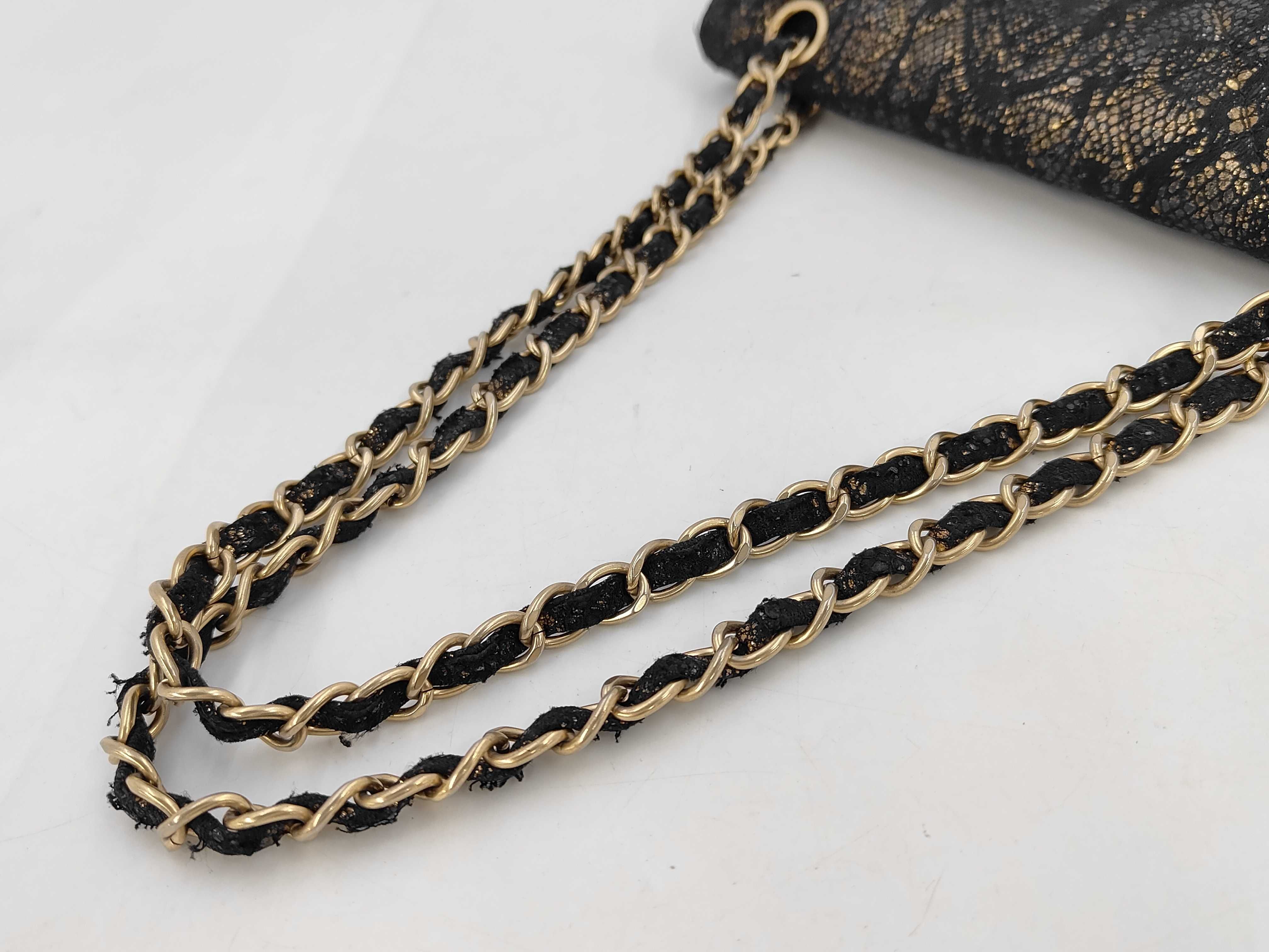 Matelassé Double Flap Chain Shoulder Bag (Serial No. 14) — view 3