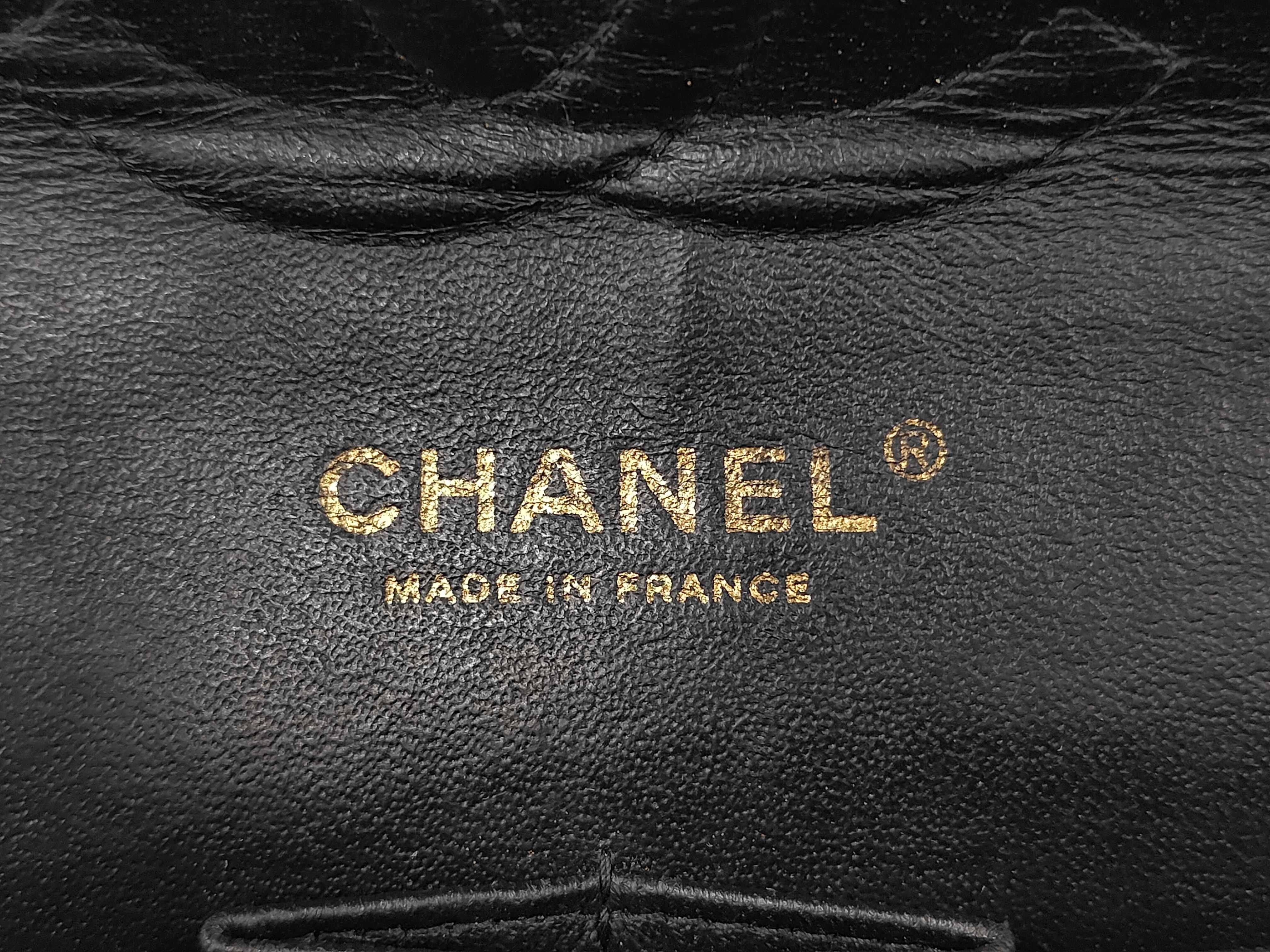 Matelassé Double Flap Chain Shoulder Bag (Serial No. 14) — view 9