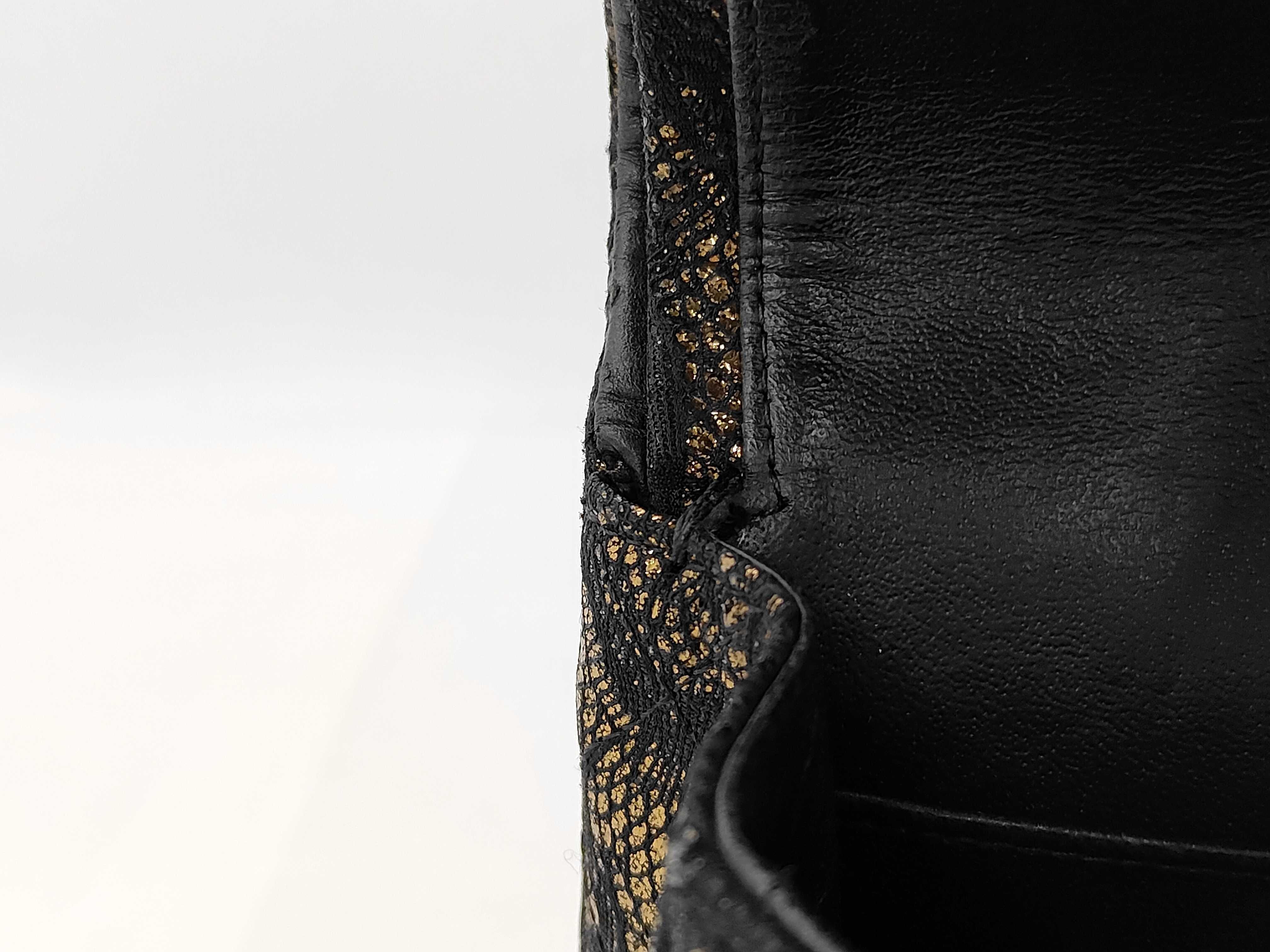Matelassé Double Flap Chain Shoulder Bag (Serial No. 14) — view 10