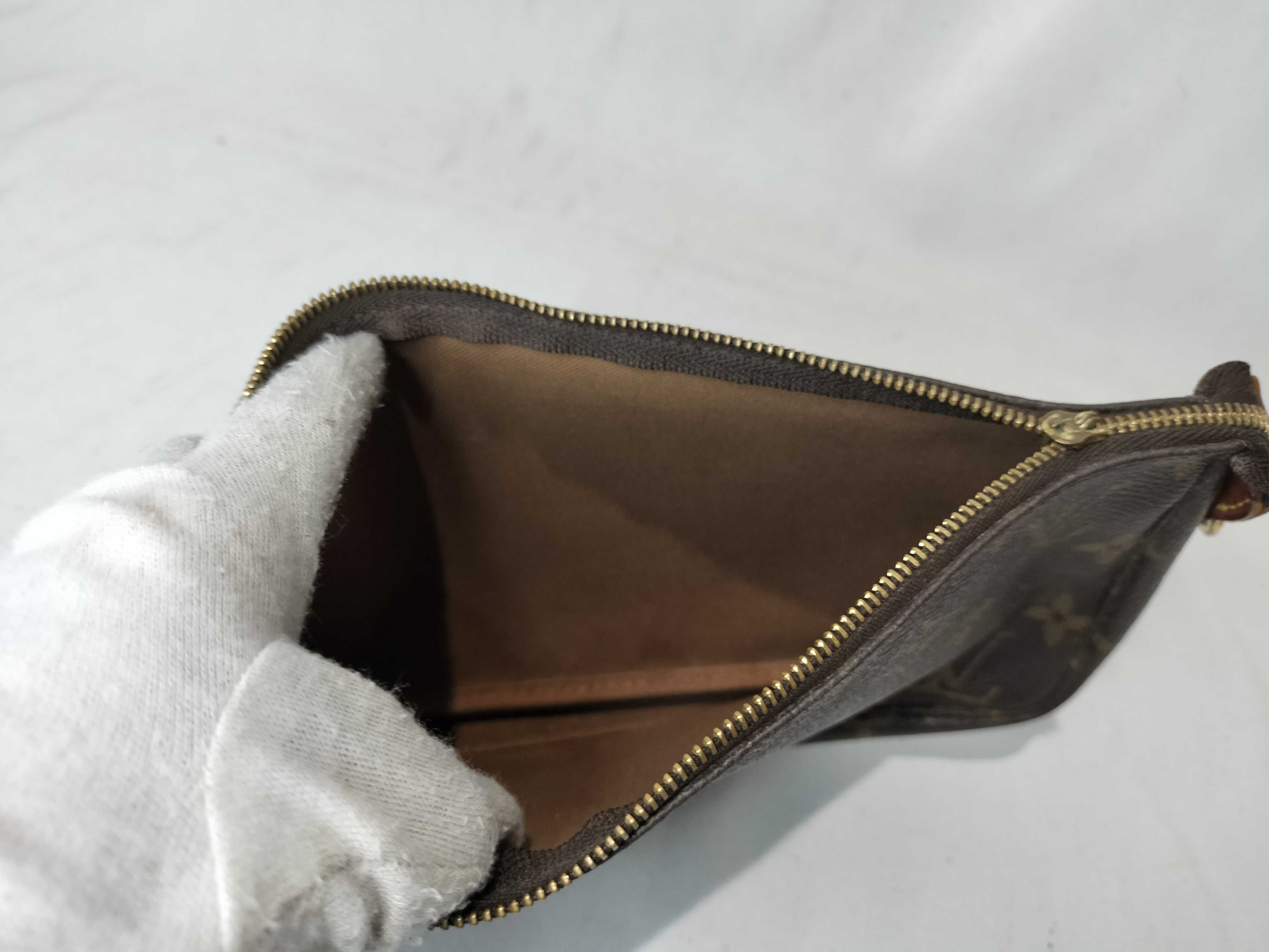 Monogram Louis Vuitton Monogram Pochette Accessoires Handbag — view 11
