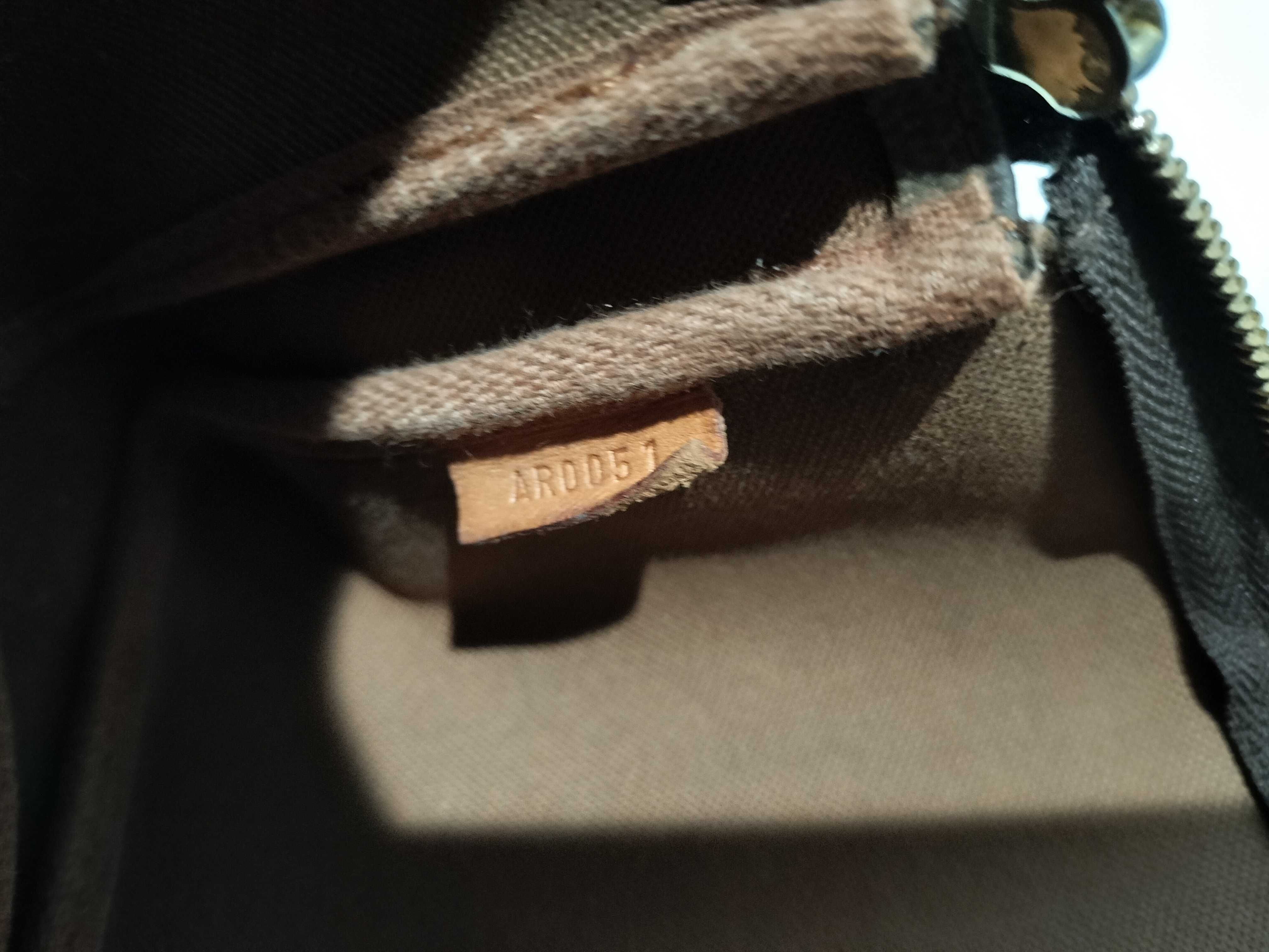 Monogram Louis Vuitton Monogram Pochette Accessoires Handbag — view 12