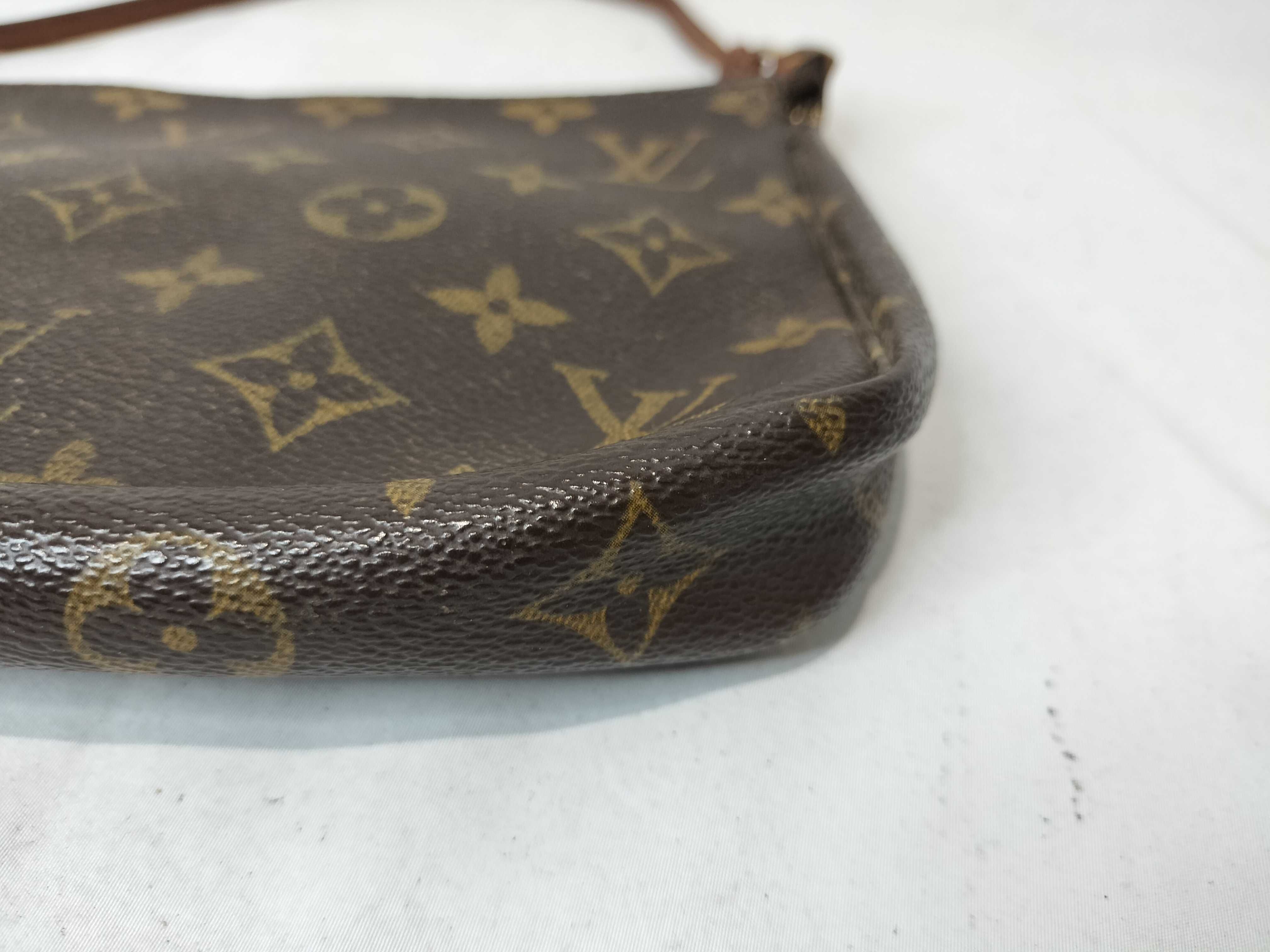 Monogram Louis Vuitton Monogram Pochette Accessoires Handbag — view 6