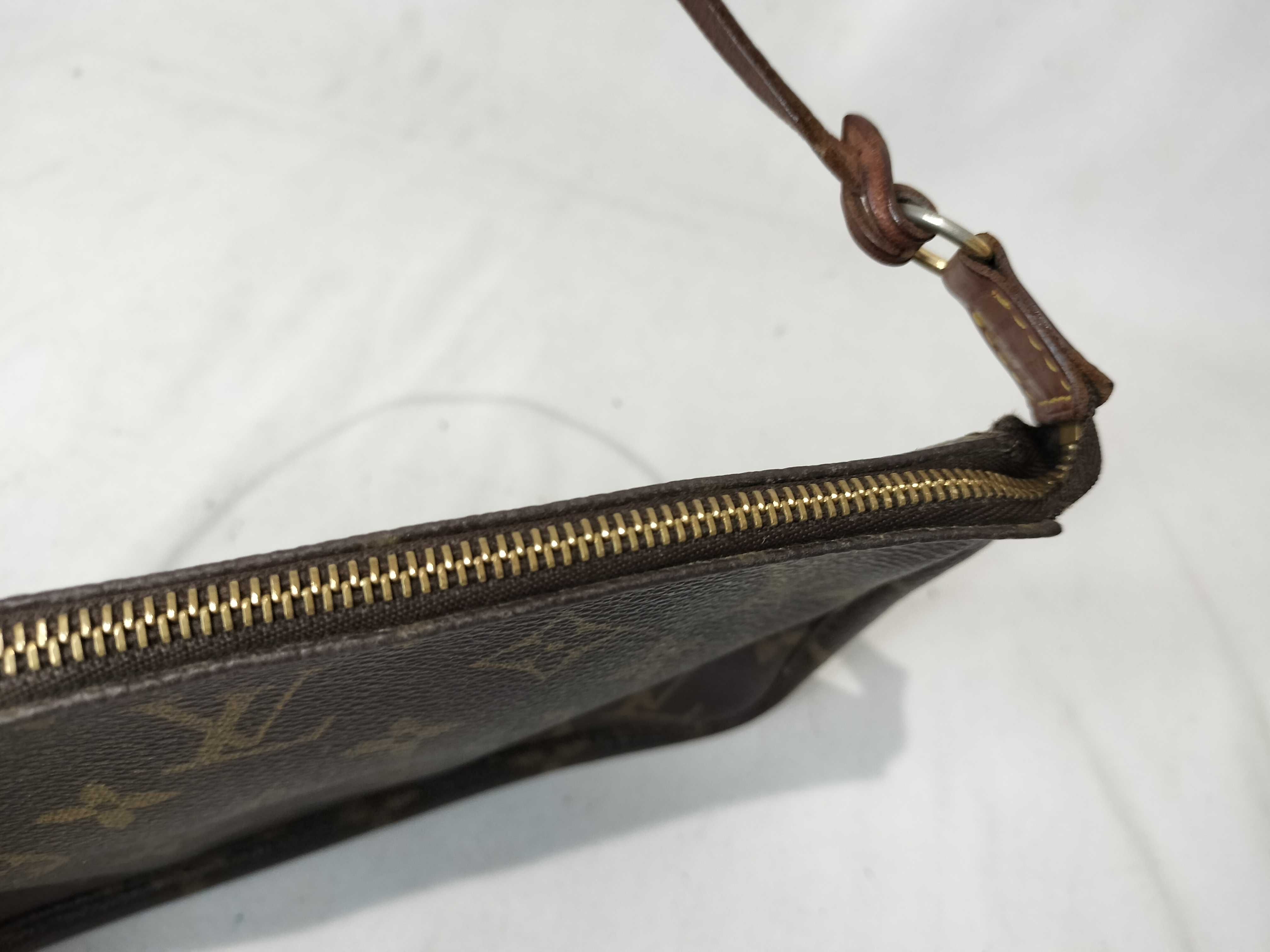 Monogram Louis Vuitton Monogram Pochette Accessoires Handbag — view 8