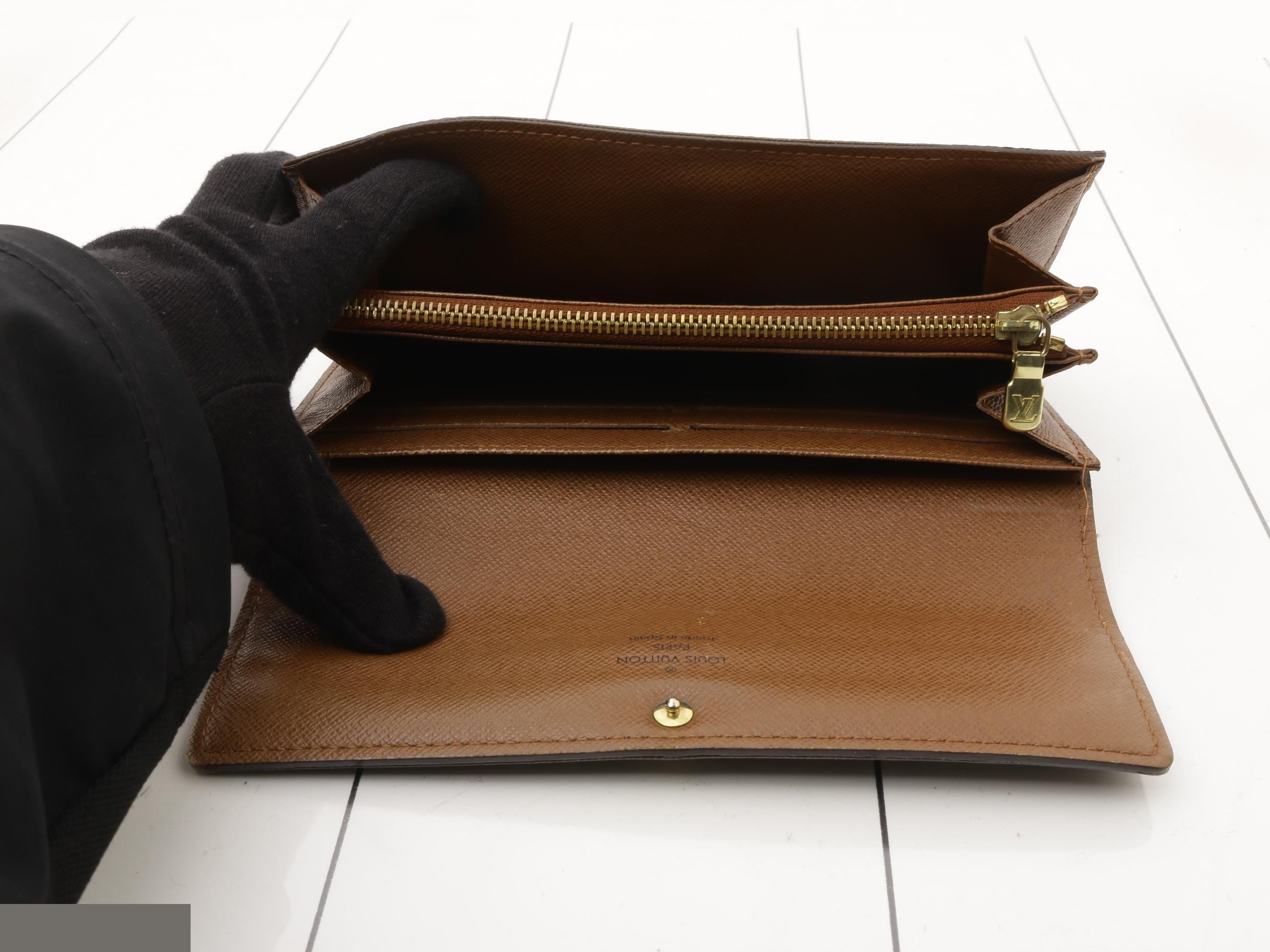 wallet — view 4