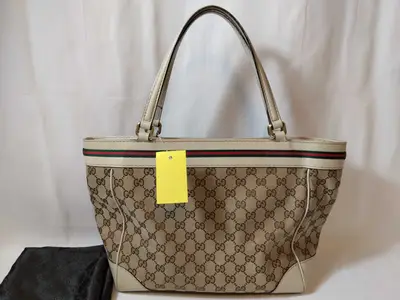 GG Canvas 257061 Tote Bag