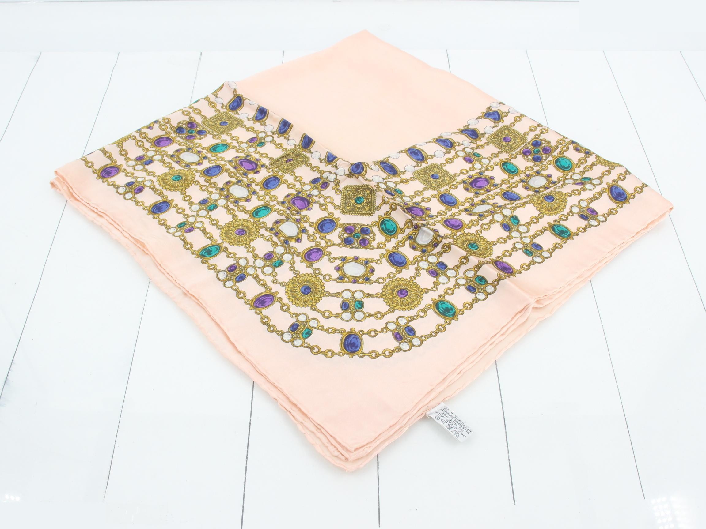 Scarf with tag — view 2