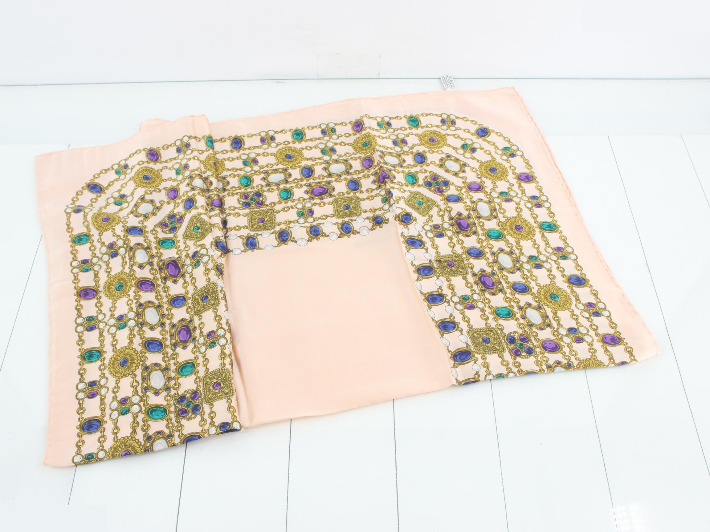Scarf with tag — view 3