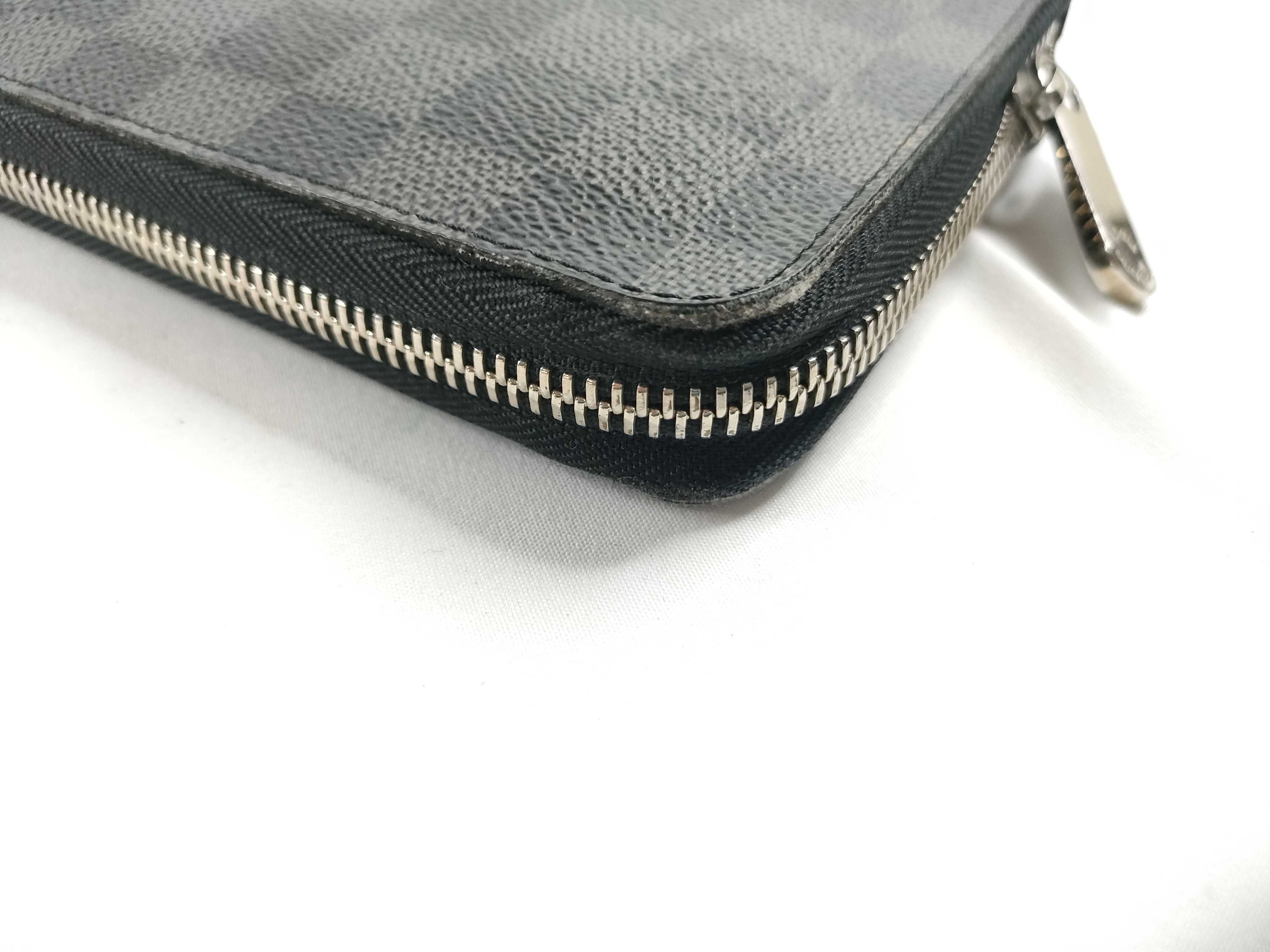 Damier Graphite Zippy Organizer Wallet — view 4
