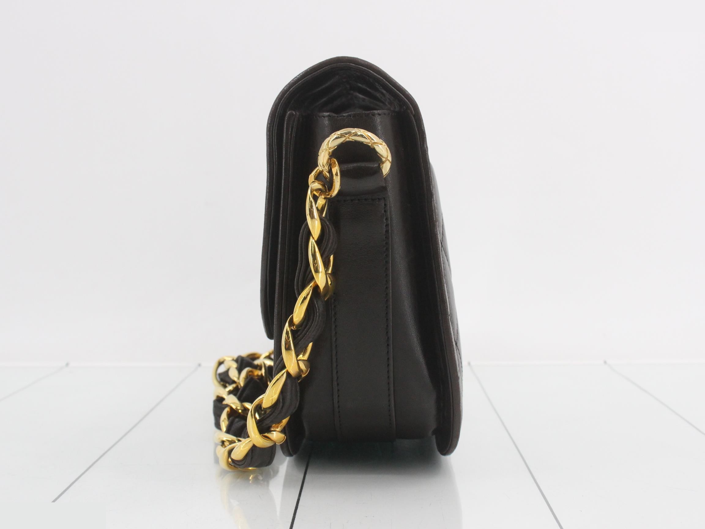 Matelassé (bag) - Shoulder bag — view 3
