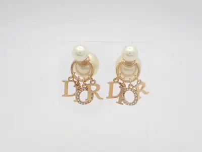 Other lines: Precious metals and earrings