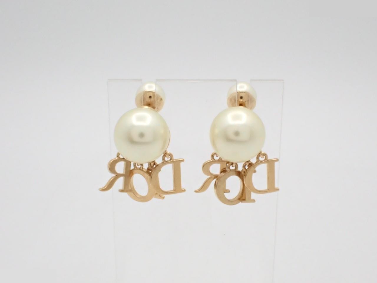 Other lines: Precious metals and earrings — view 2