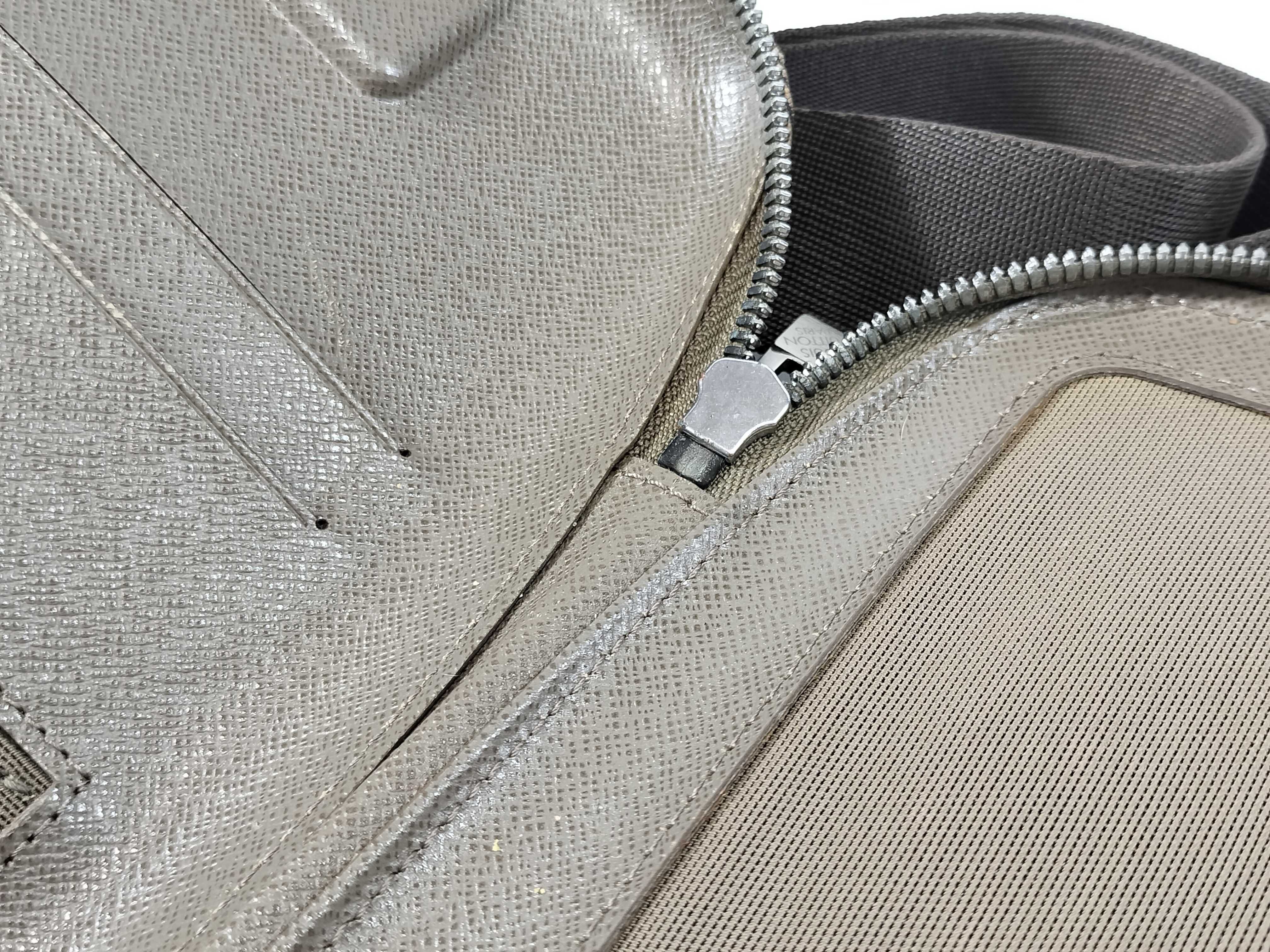 Damier Geant Maje Terre Body Bag M93501 Shoulder Bag — view 9