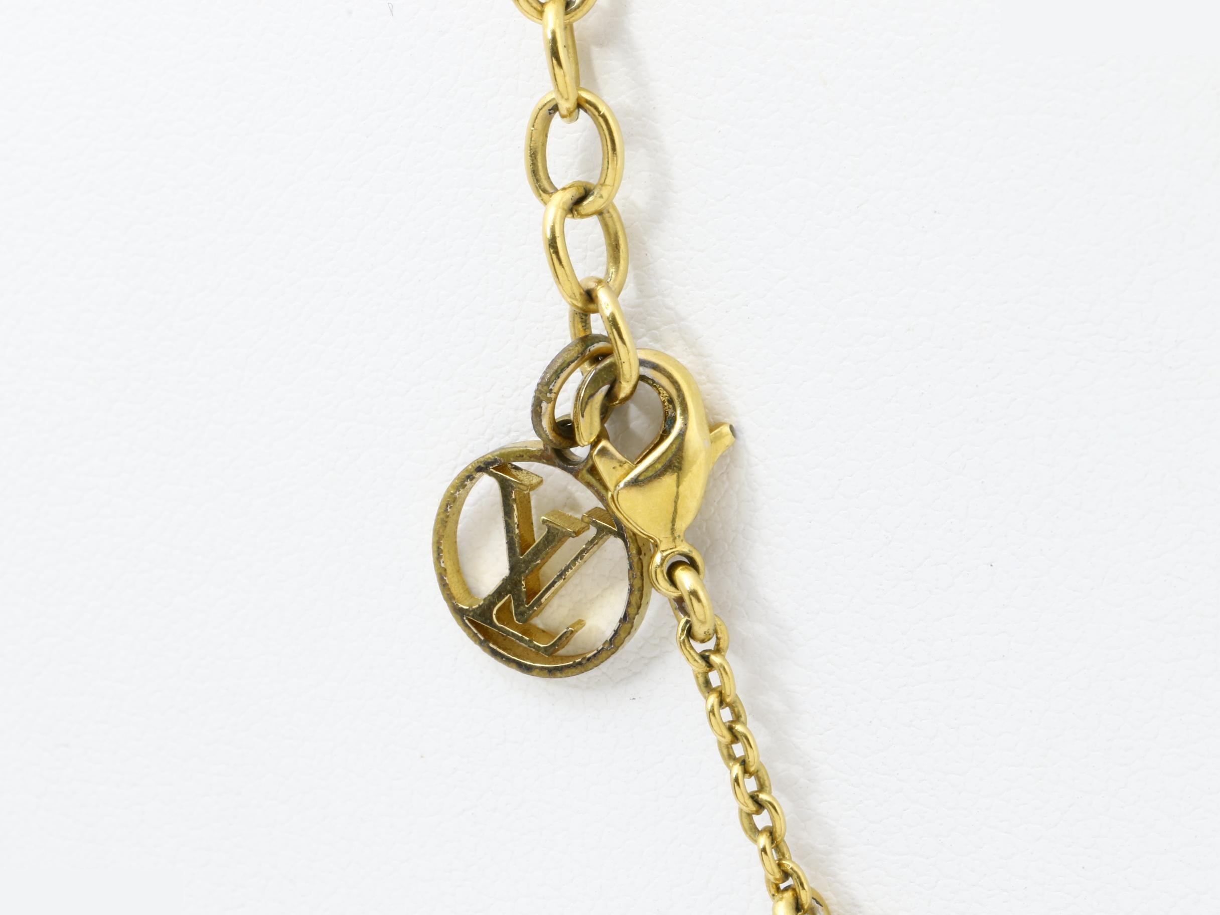 LV Essential V Necklace, 9.3g, 50cm — view 2