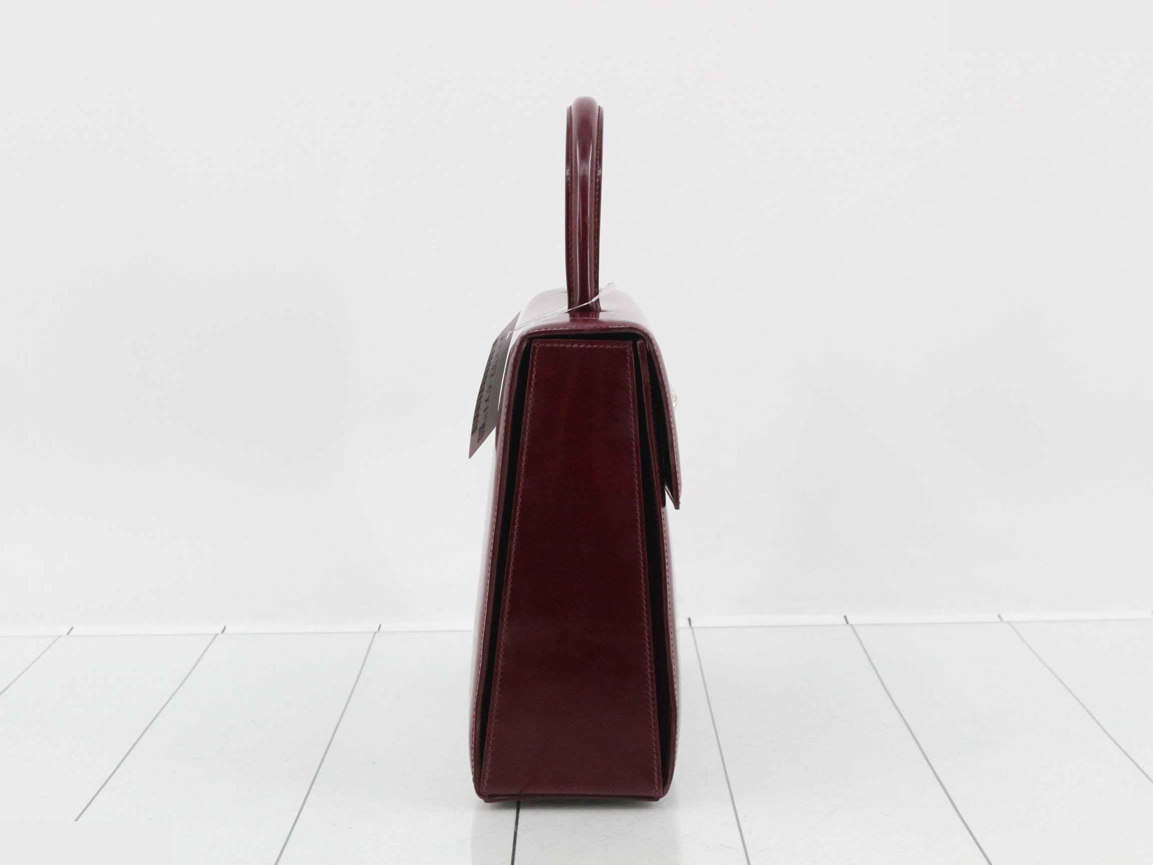 Patent leather — view 4