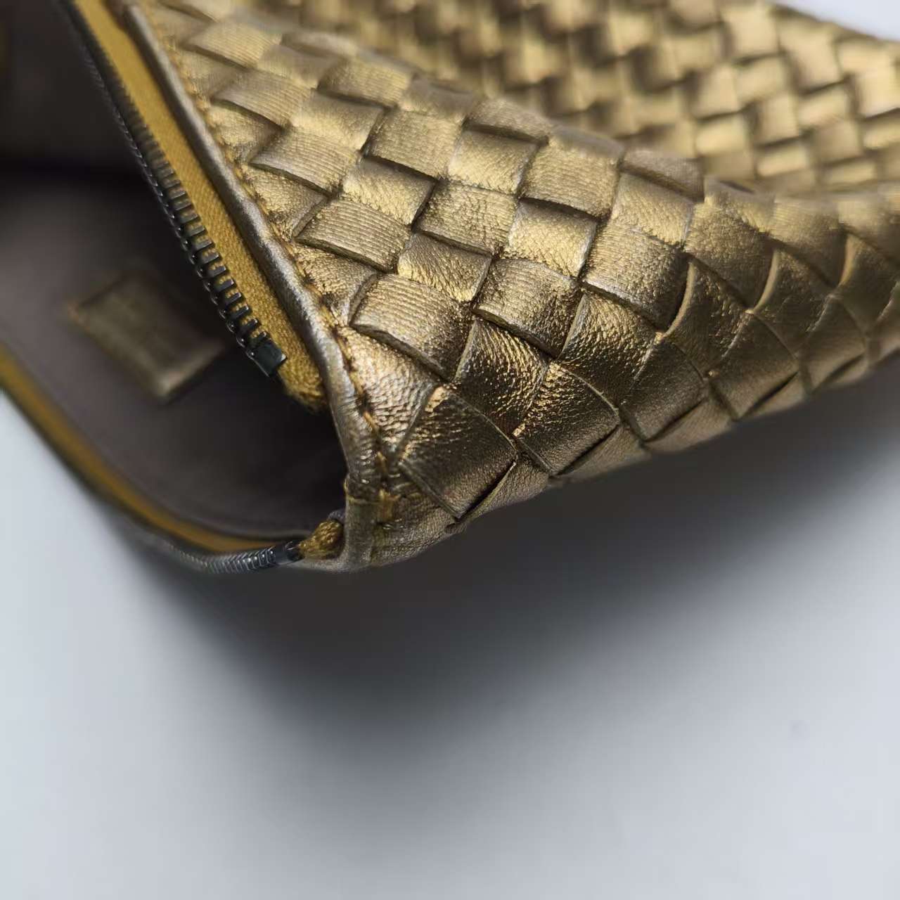 【*Shipped from: China*】BOTTEGA VENETA Lambskin Clutch Bag Second Bag — view 8