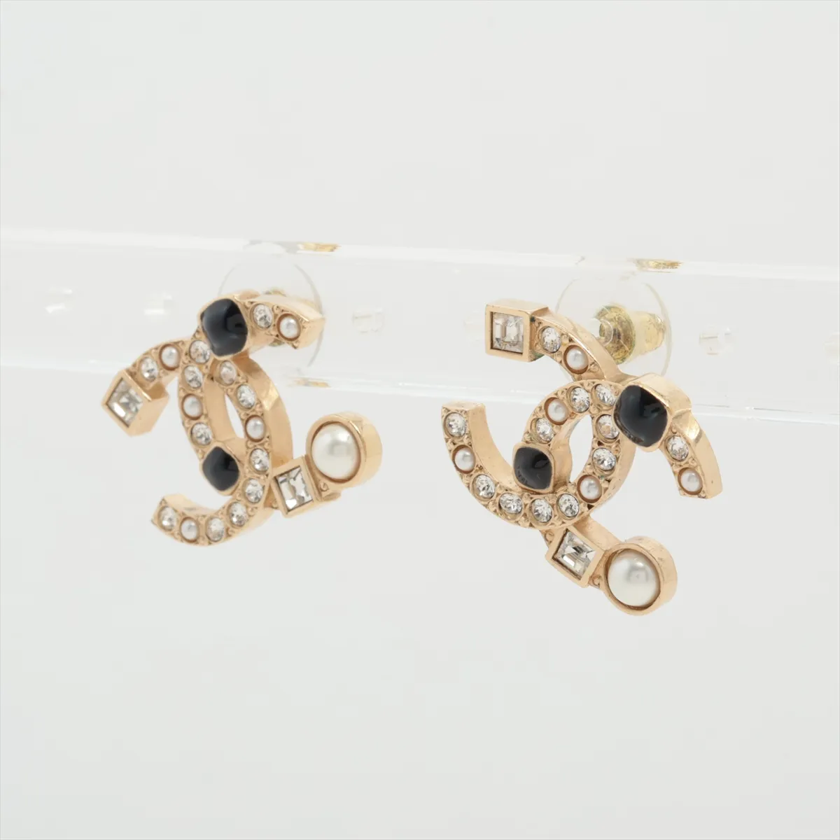 Coco Mark L22B Earrings (Pair) GP x Rhinestone x Faux Pearl Champagne Gold — view 3