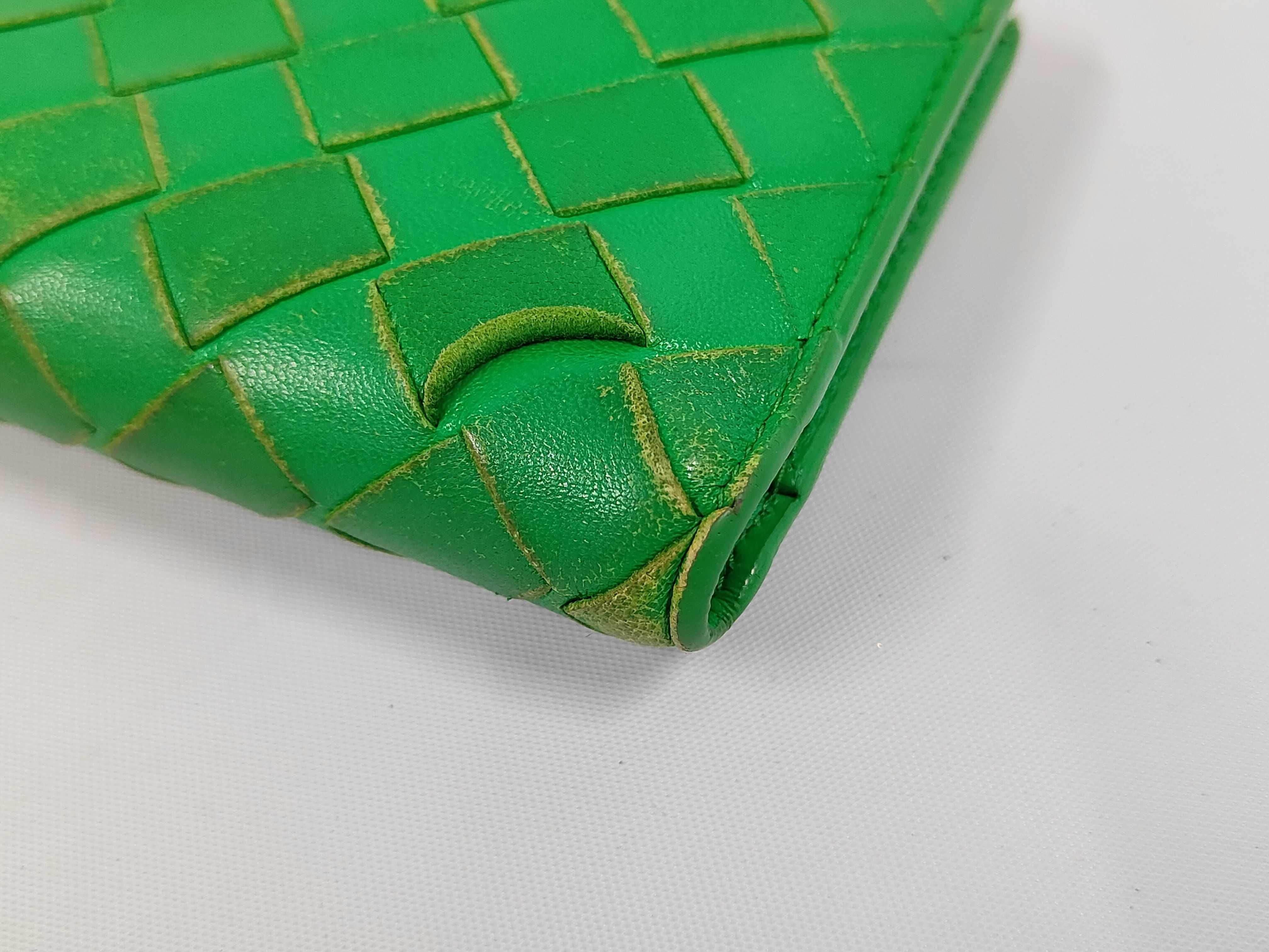 Maxi Intrecciato Leather Bi-fold Wallet — view 4