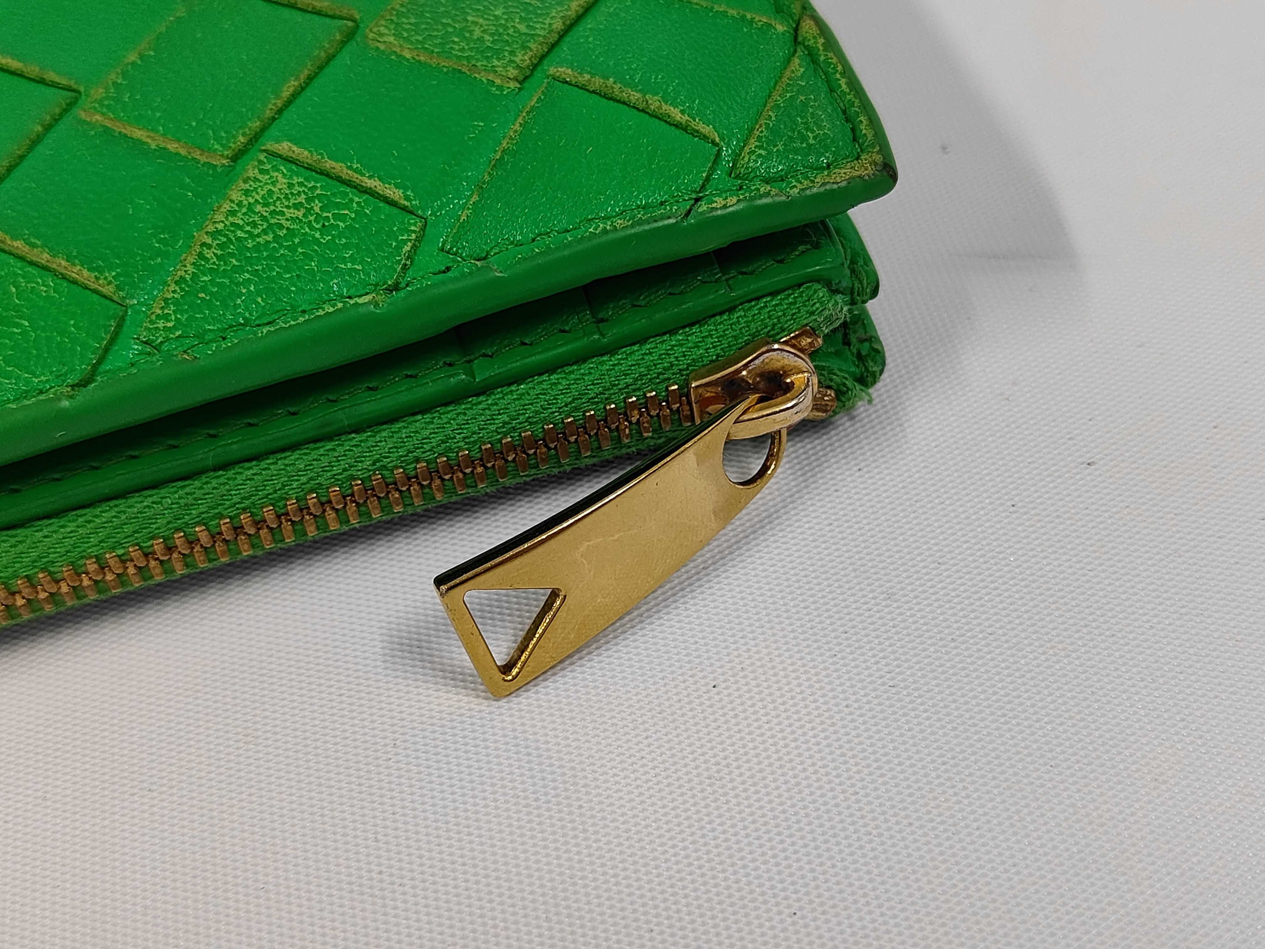 Maxi Intrecciato Leather Bi-fold Wallet — view 5