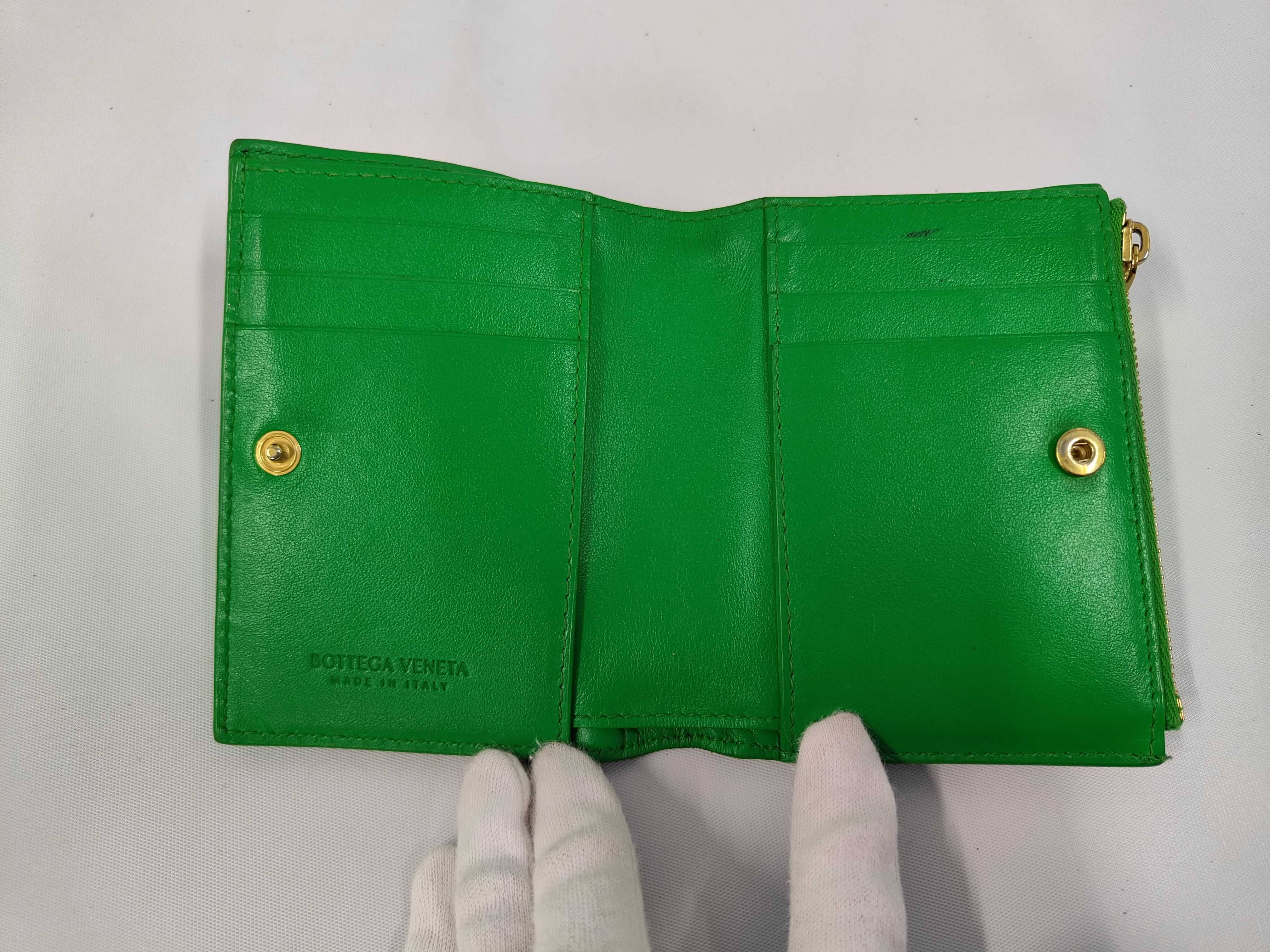 Maxi Intrecciato Leather Bi-fold Wallet — view 6