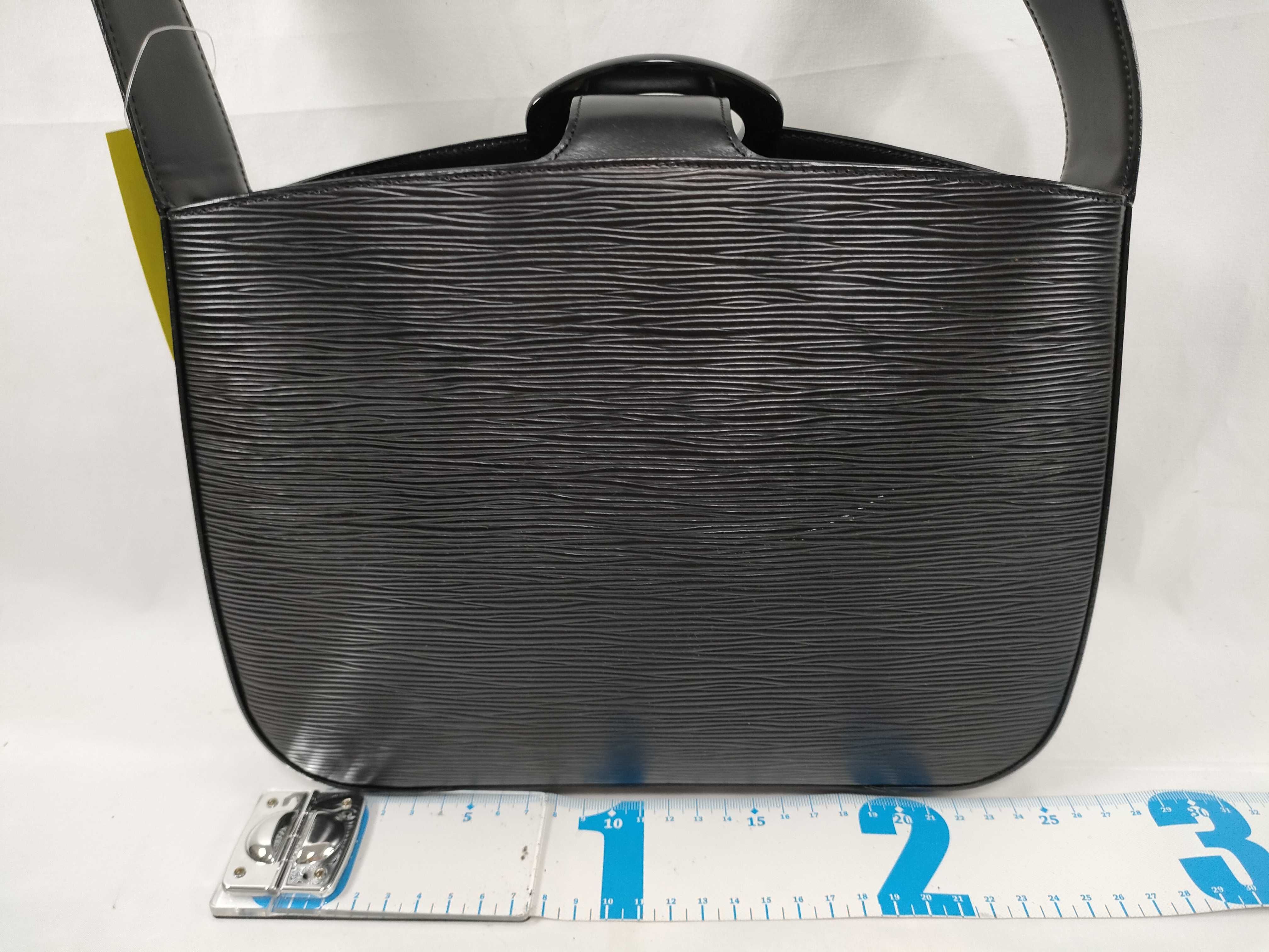 Monogram Reverie M52162 Shoulder Bag — view 2