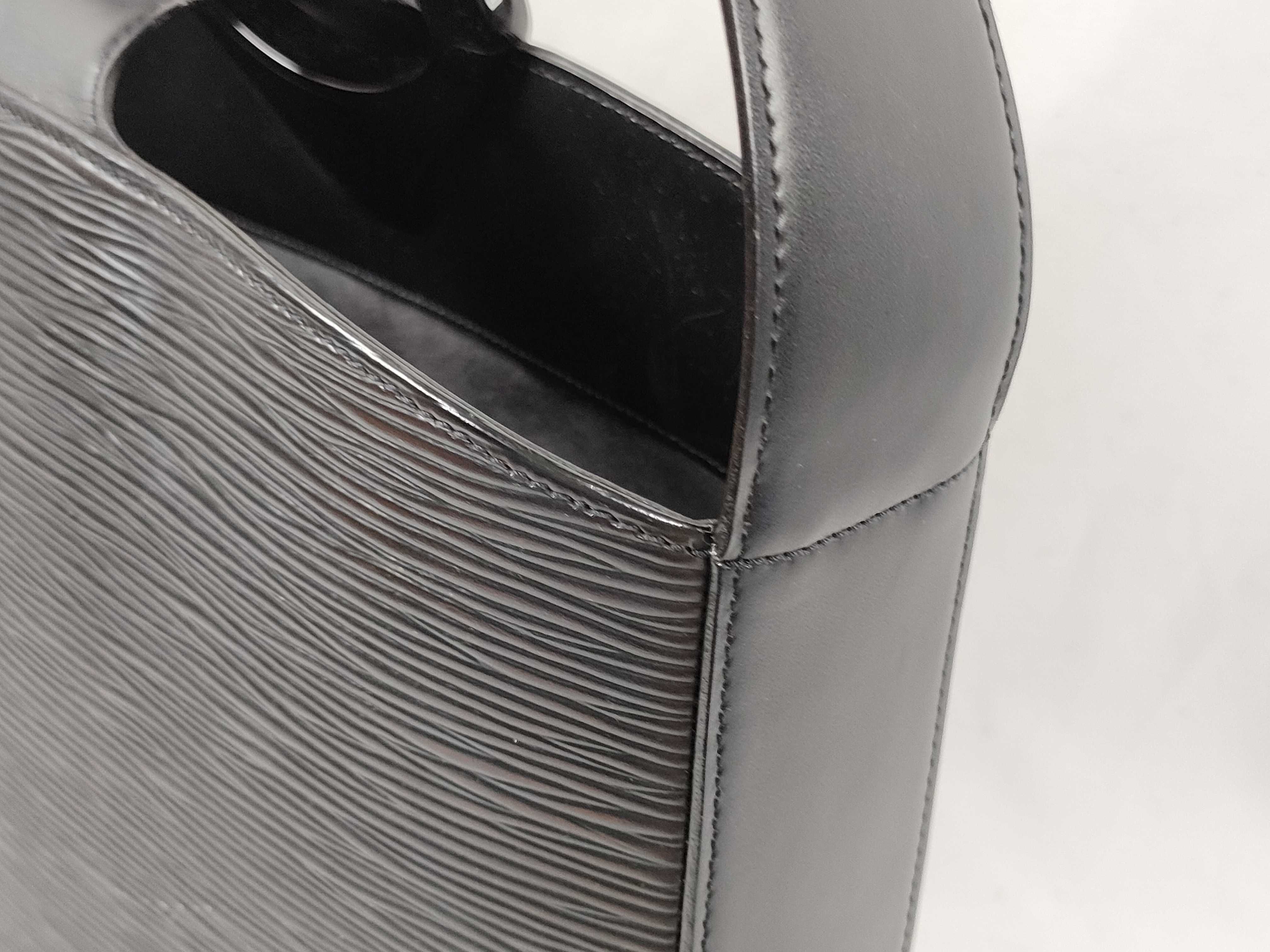 Monogram Reverie M52162 Shoulder Bag — view 3