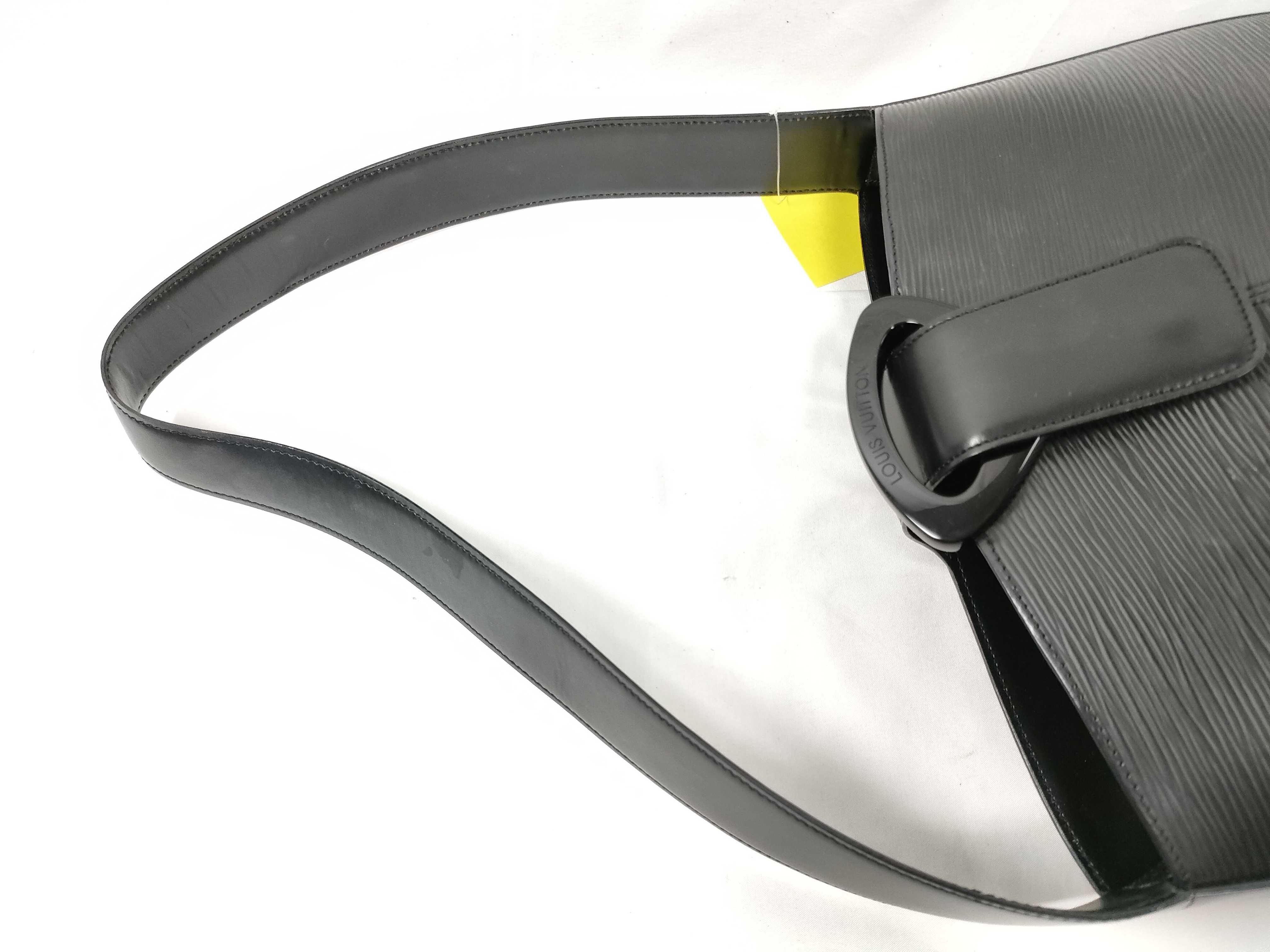 Monogram Reverie M52162 Shoulder Bag — view 4