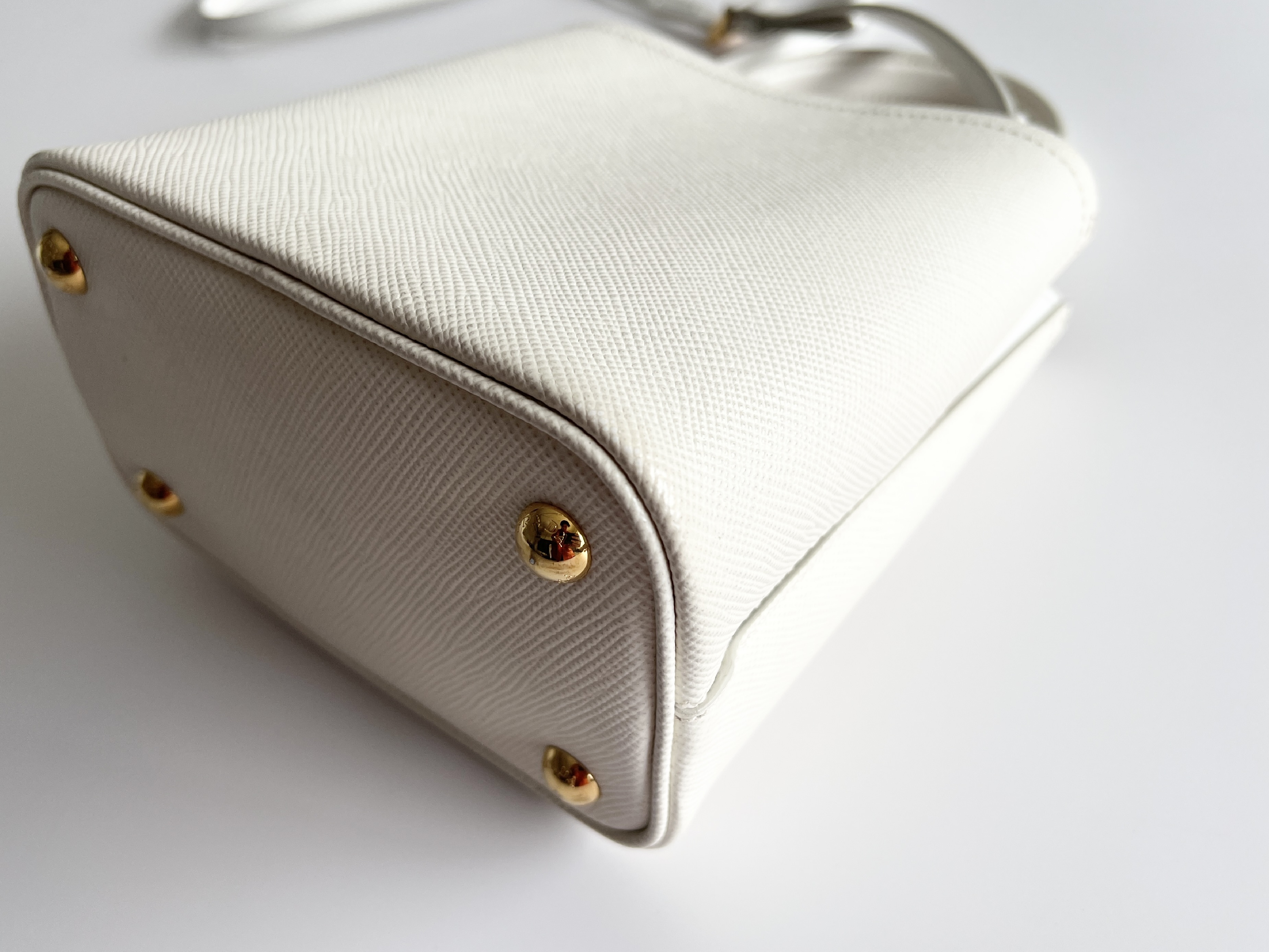 Panier Saffiano Cuir Heart Limited Edition Leather 2-way Shoulder Bag/Handbag — view 13