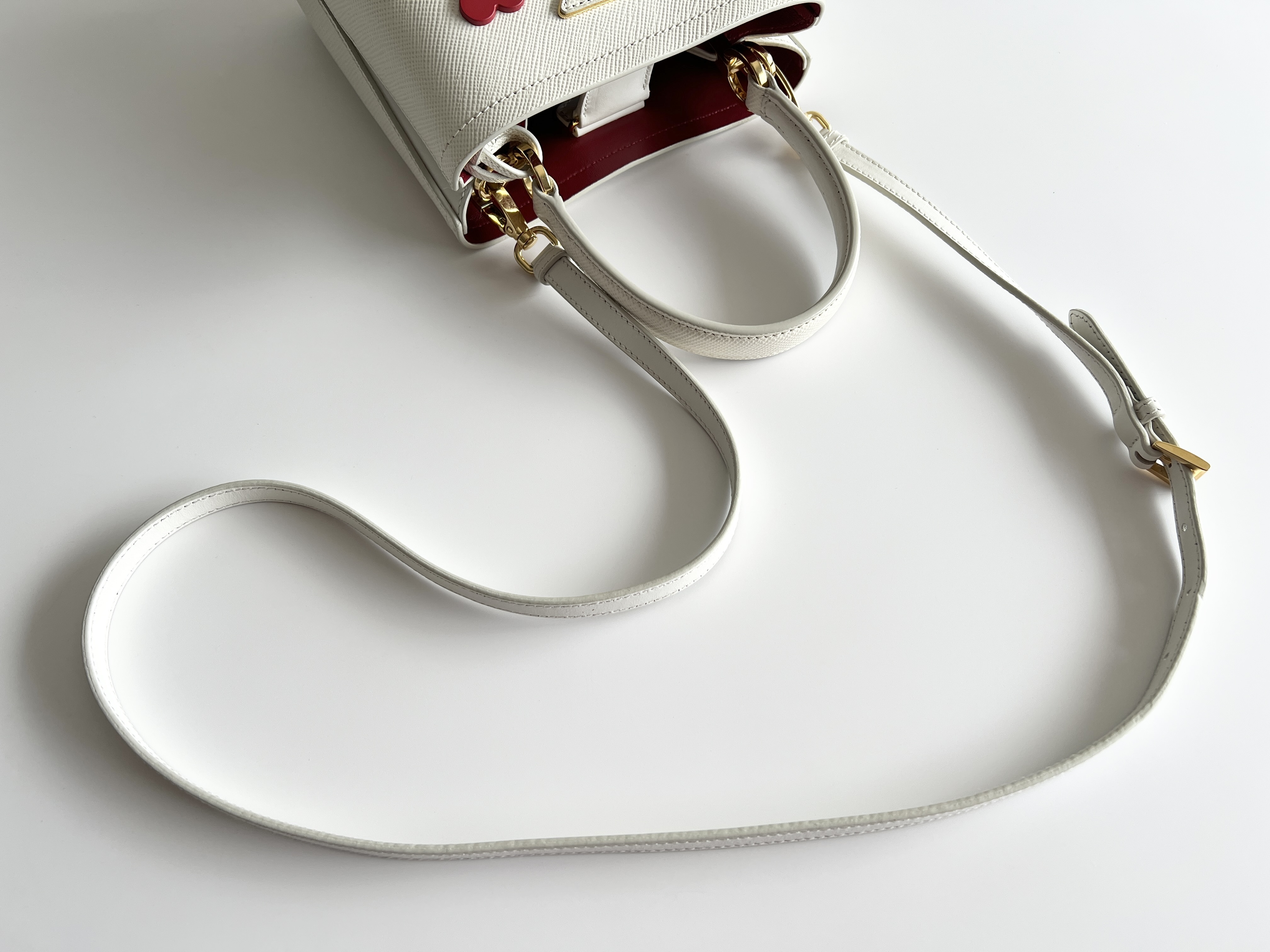 Panier Saffiano Cuir Heart Limited Edition Leather 2-way Shoulder Bag/Handbag — view 4