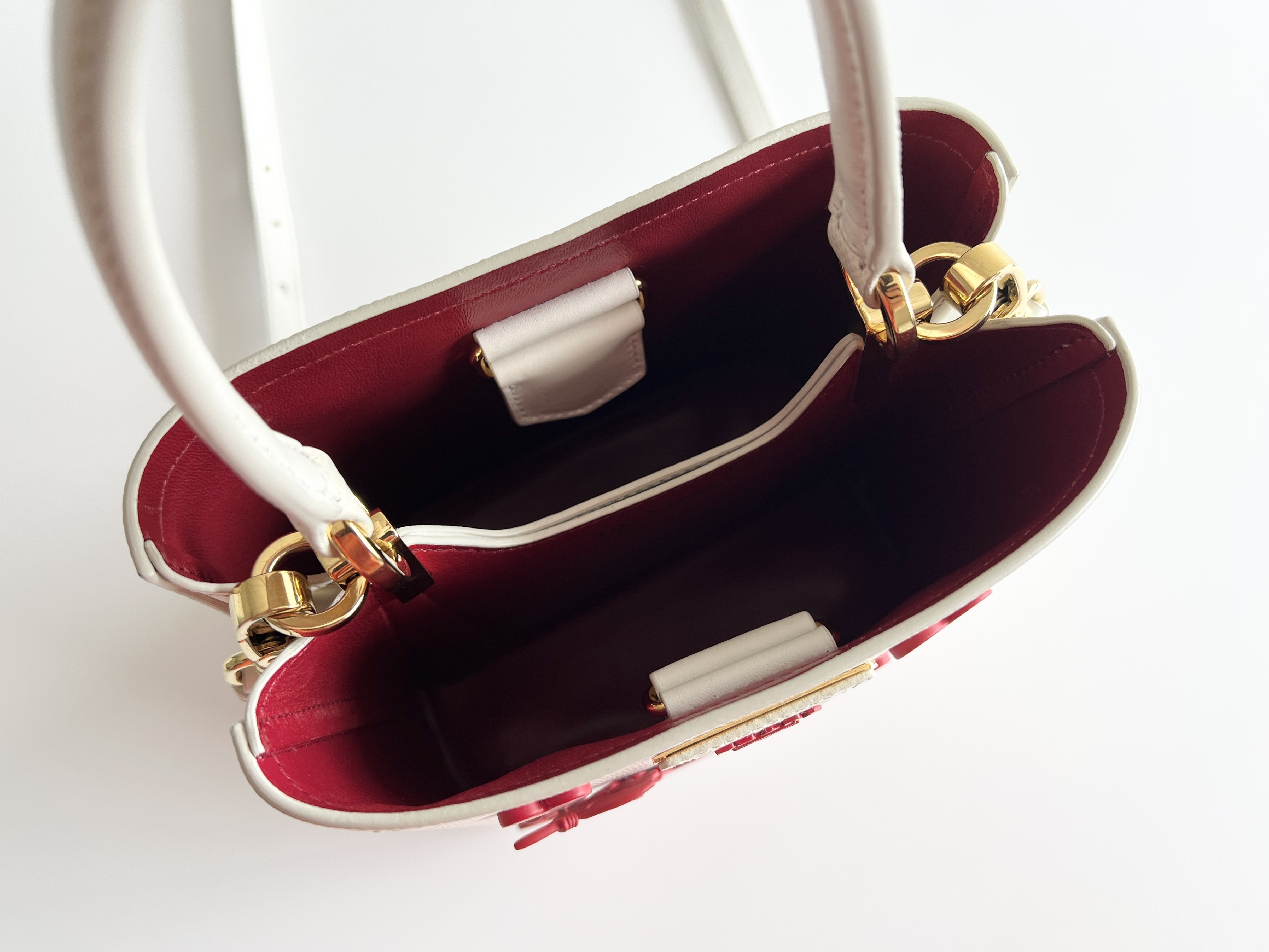 Panier Saffiano Cuir Heart Limited Edition Leather 2-way Shoulder Bag/Handbag — view 5
