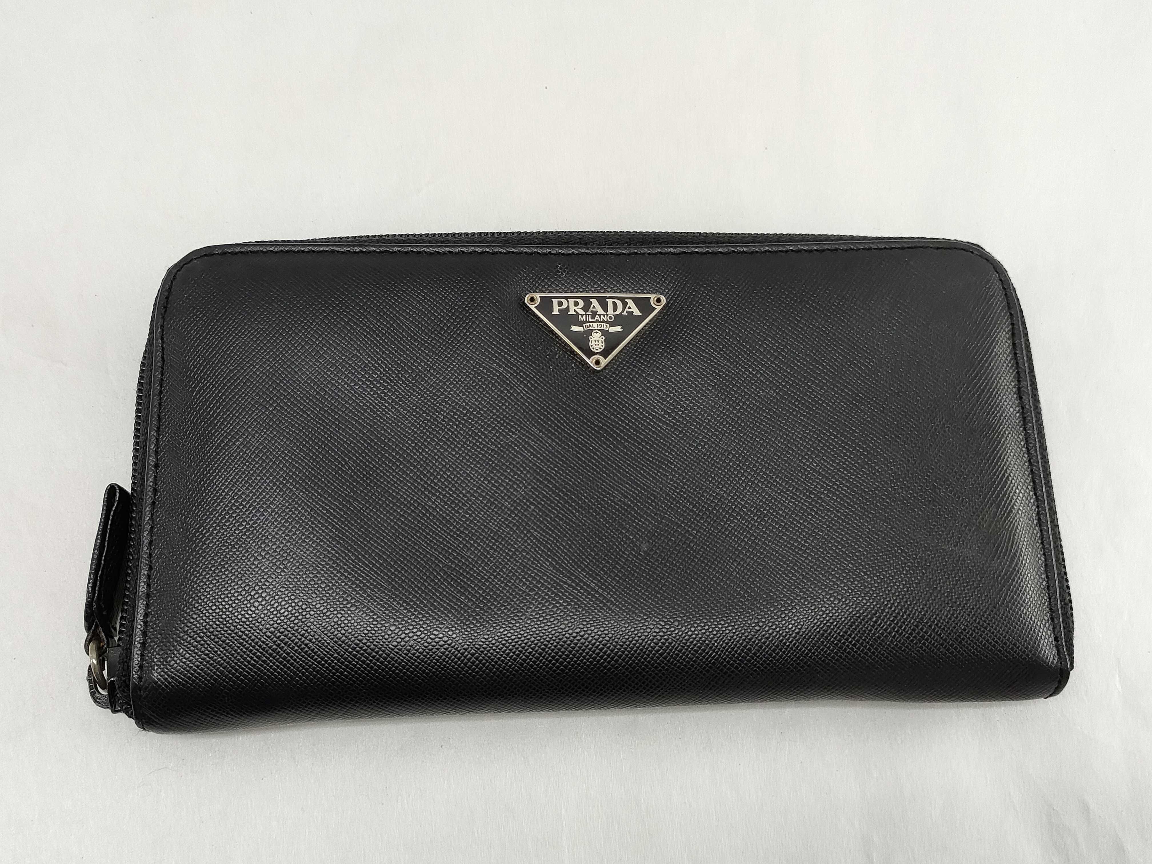 Round Zip Wallet