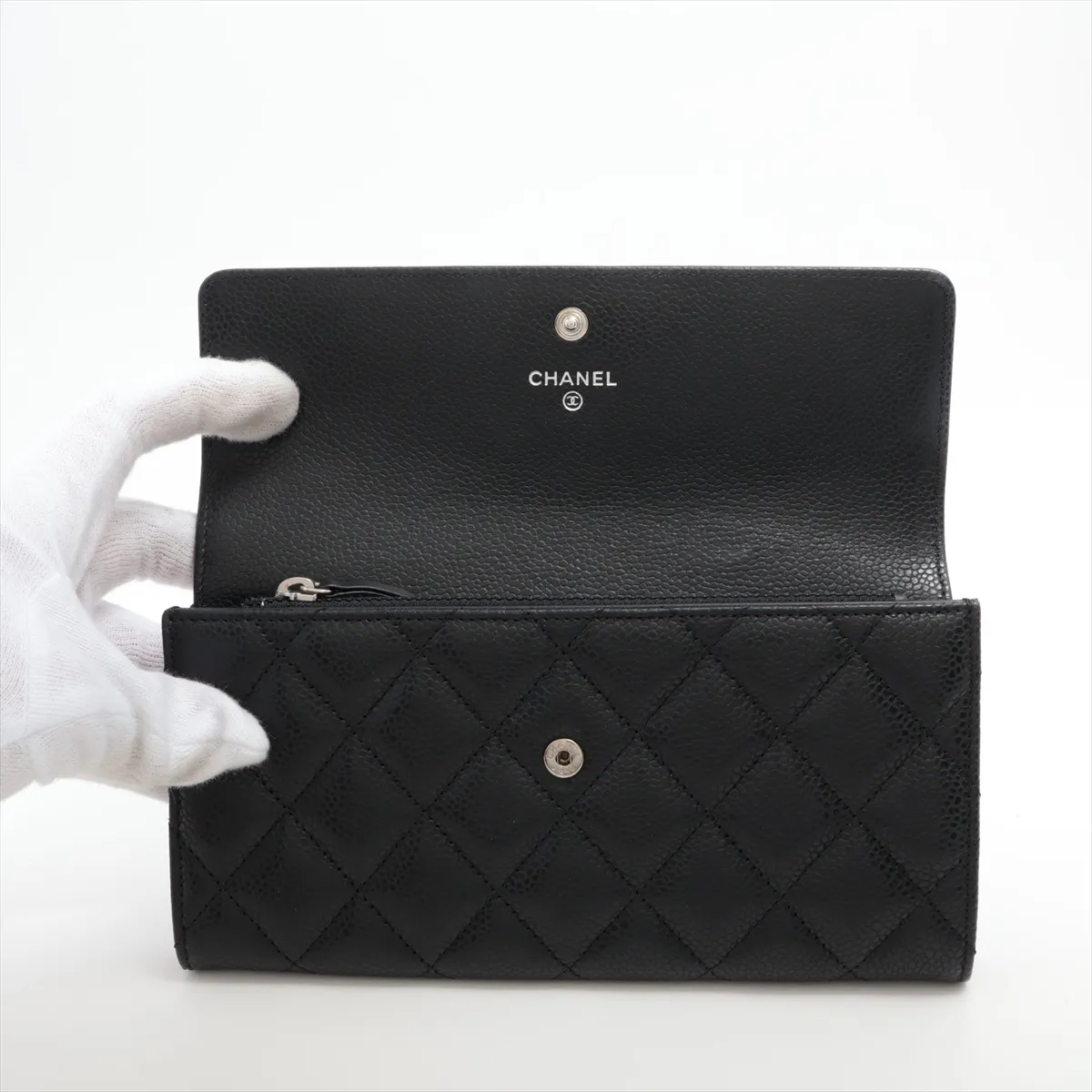 Matelassé Caviar Skin Long Wallet, Black with Silver Hardware, 21076324. There is some thread tension inside the card slots. — view 3
