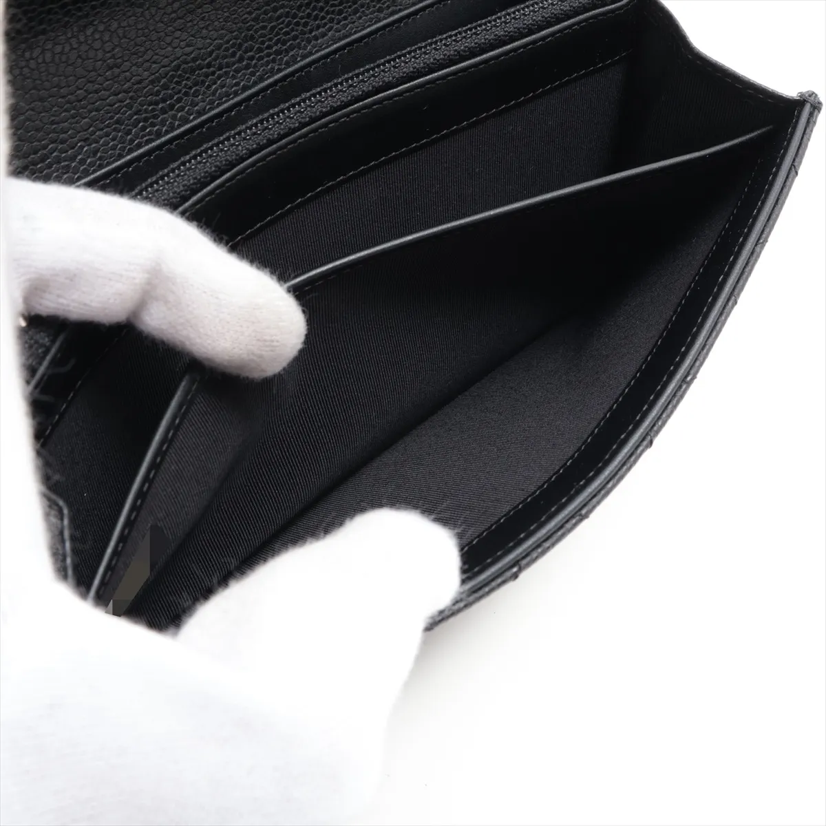Matelassé Caviar Skin Long Wallet, Black with Silver Hardware, 21076324. There is some thread tension inside the card slots. — view 7