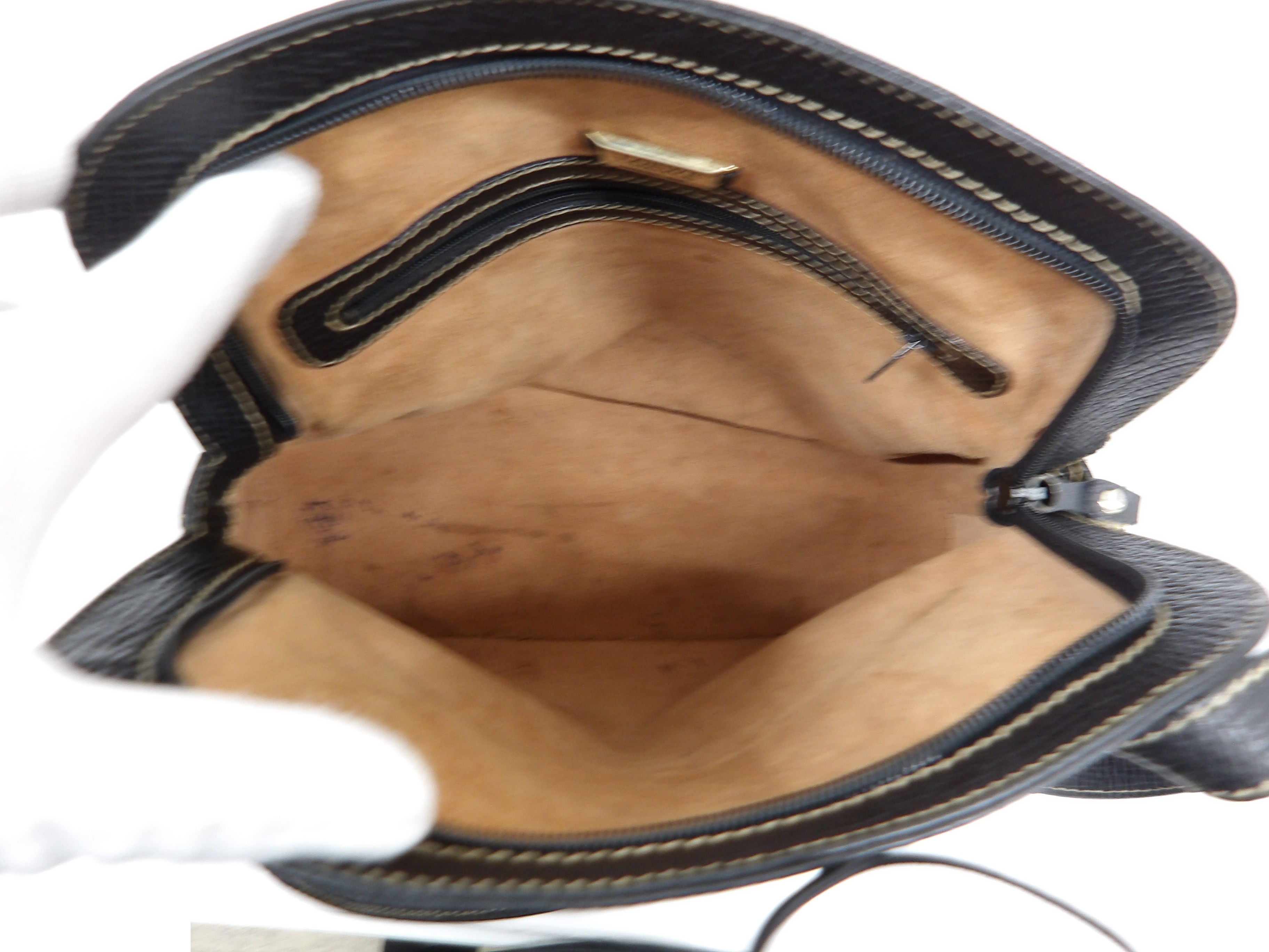 Vintage Shoulder Bag with Gold Hardware — view 5