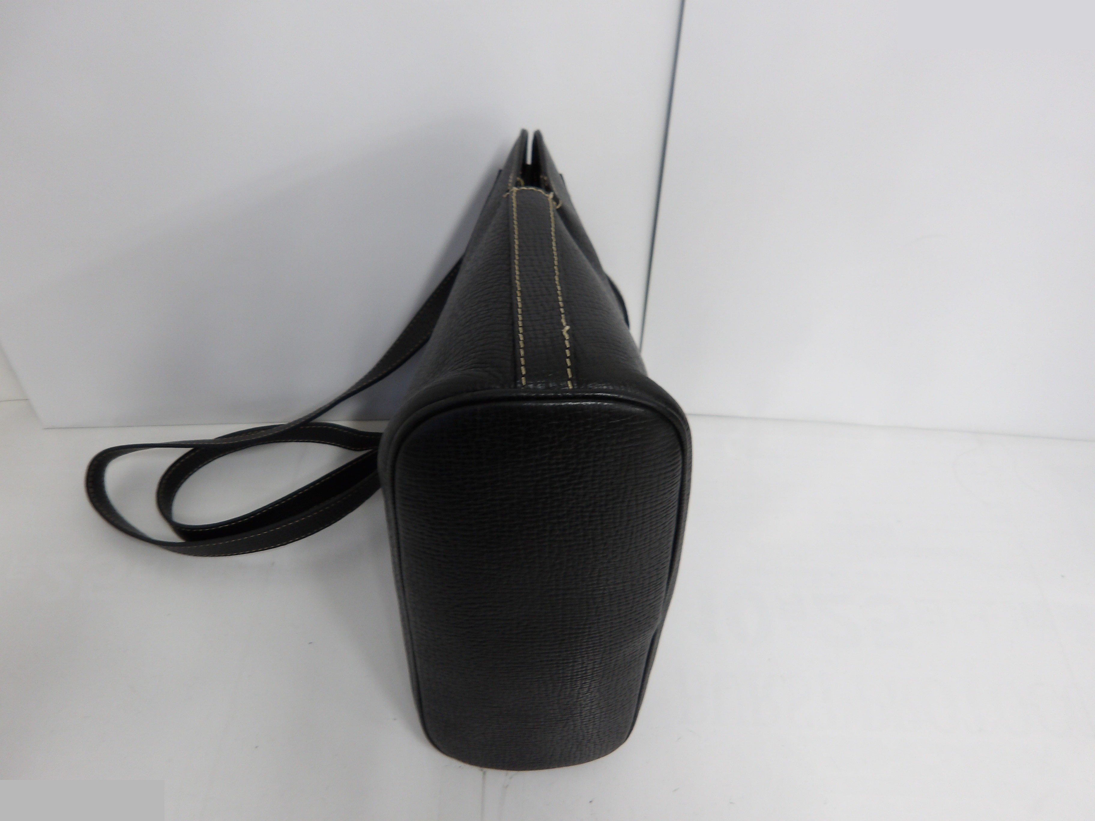 Vintage Shoulder Bag with Gold Hardware — view 9