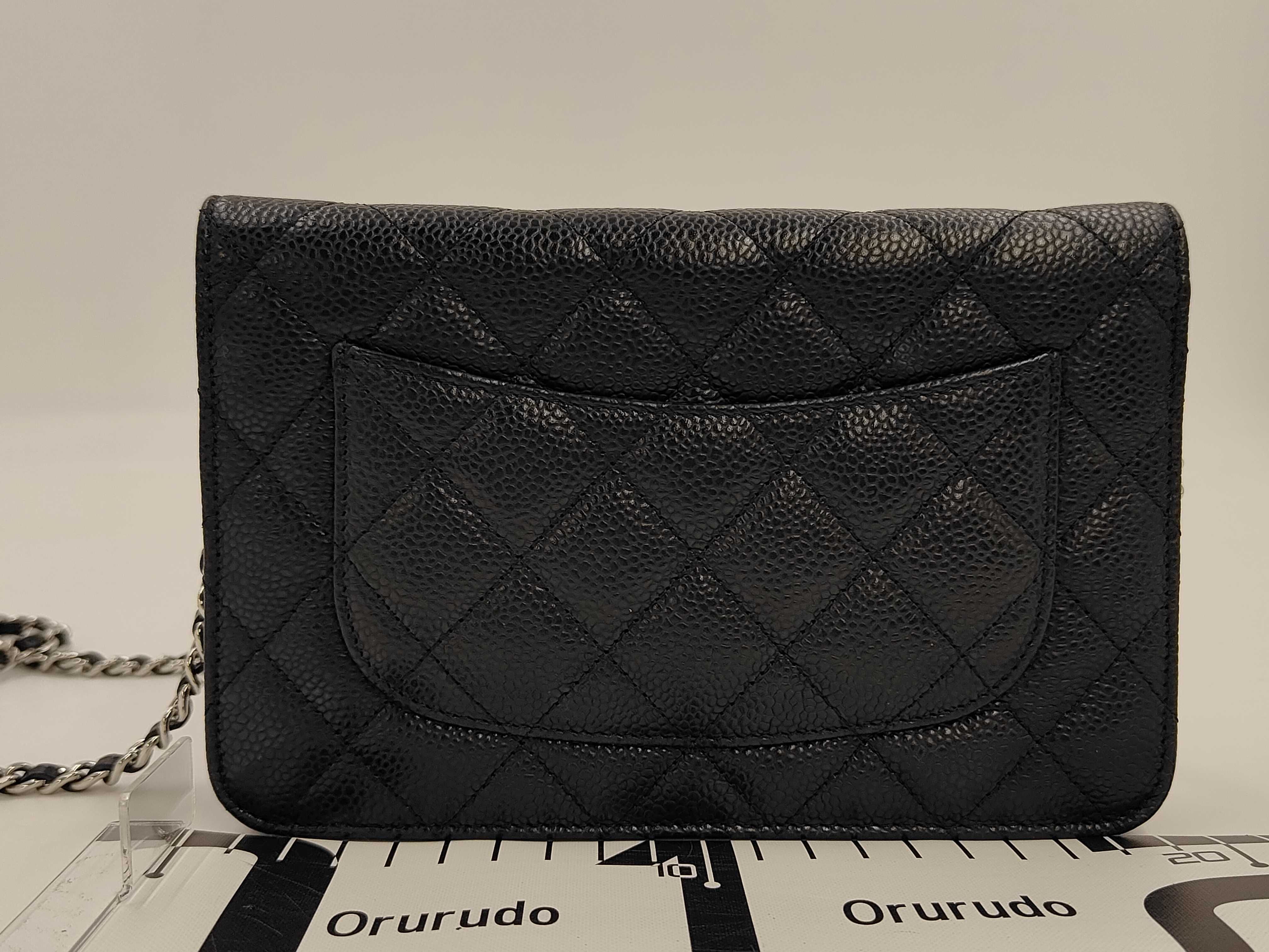 Matelassé Caviar Skin Chain Wallet Black Random Plate Shoulder Bag — view 2