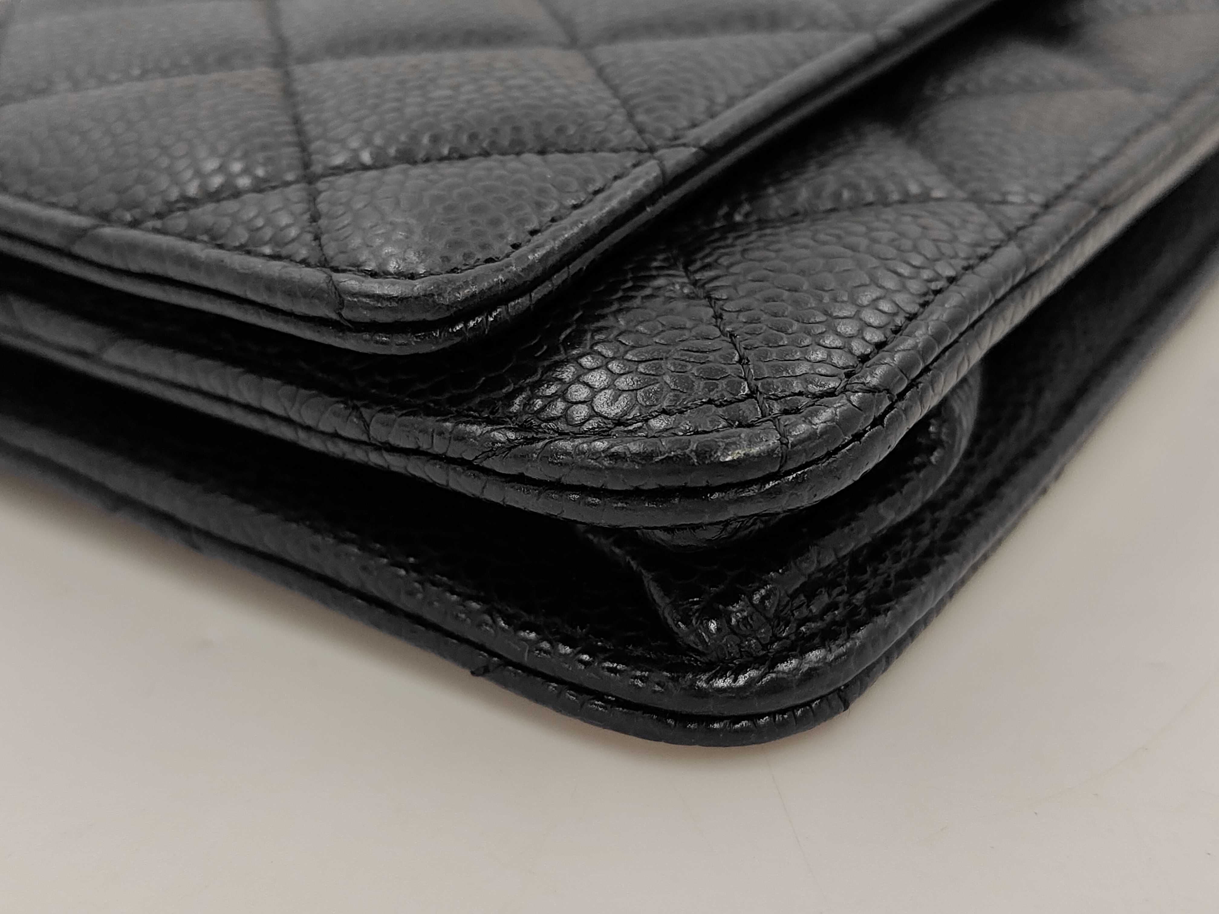 Matelassé Caviar Skin Chain Wallet Black Random Plate Shoulder Bag — view 3