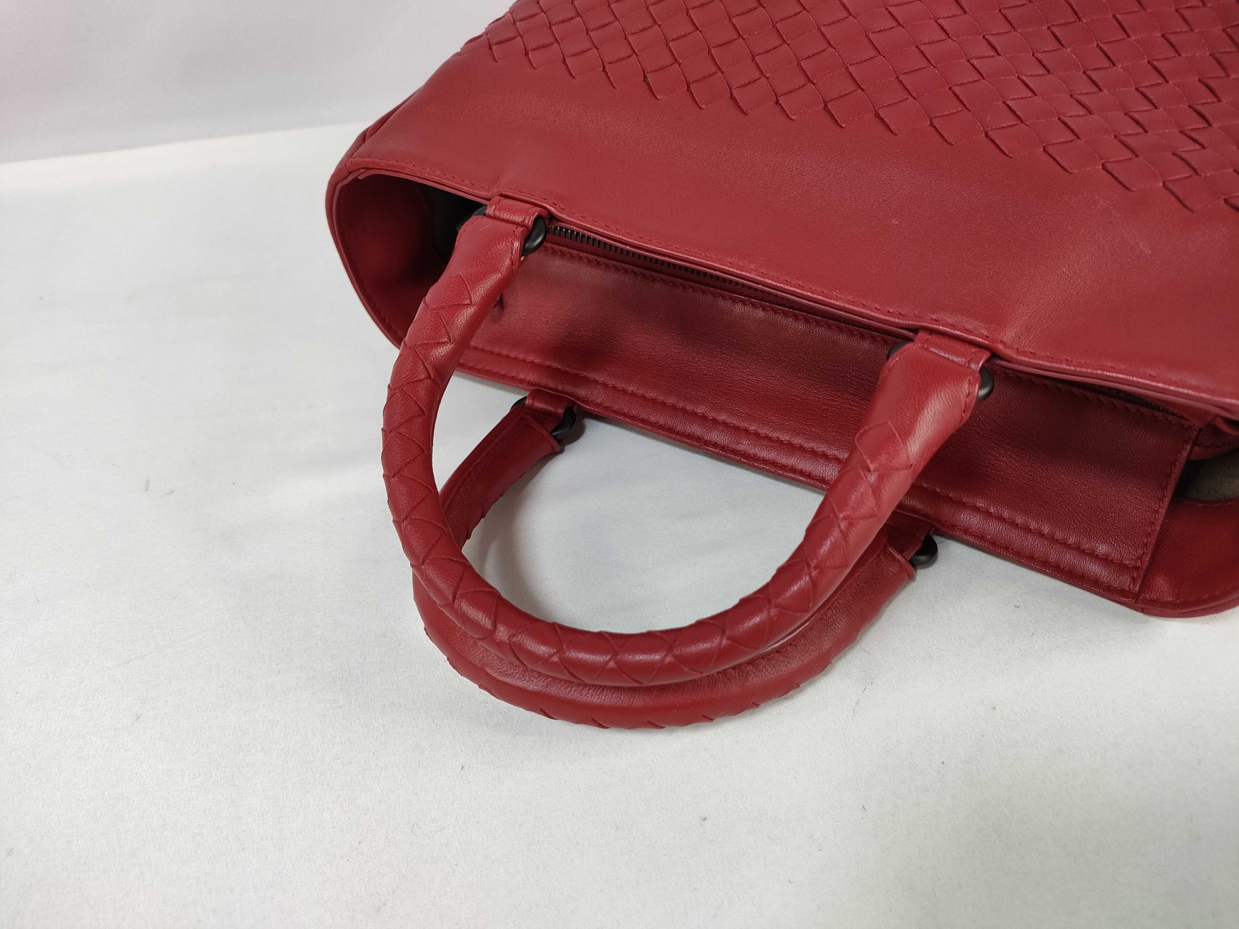 Intrecciato Leather Shoulder Bag, Red Handbag — view 3