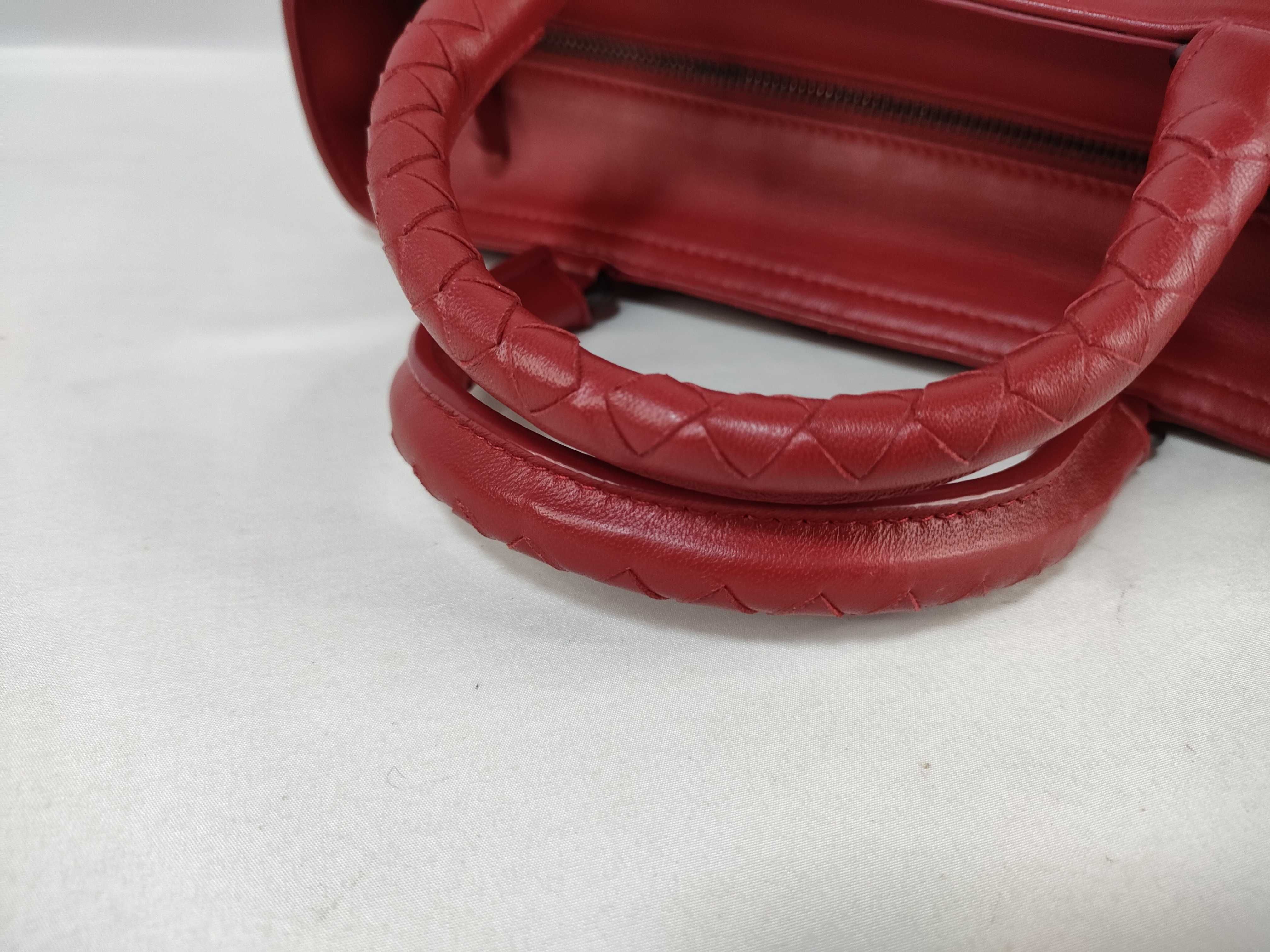Intrecciato Leather Shoulder Bag, Red Handbag — view 4
