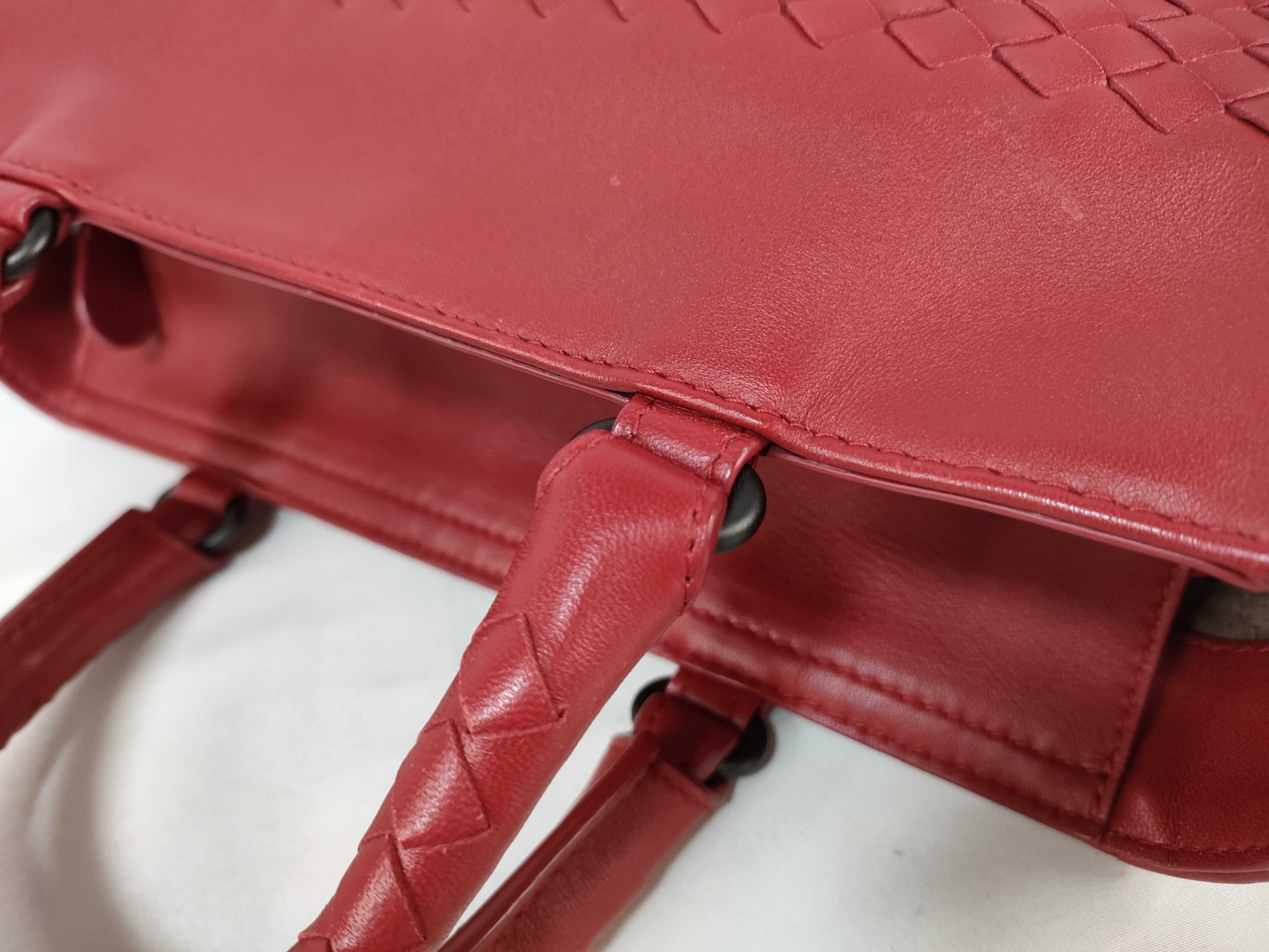Intrecciato Leather Shoulder Bag, Red Handbag — view 5